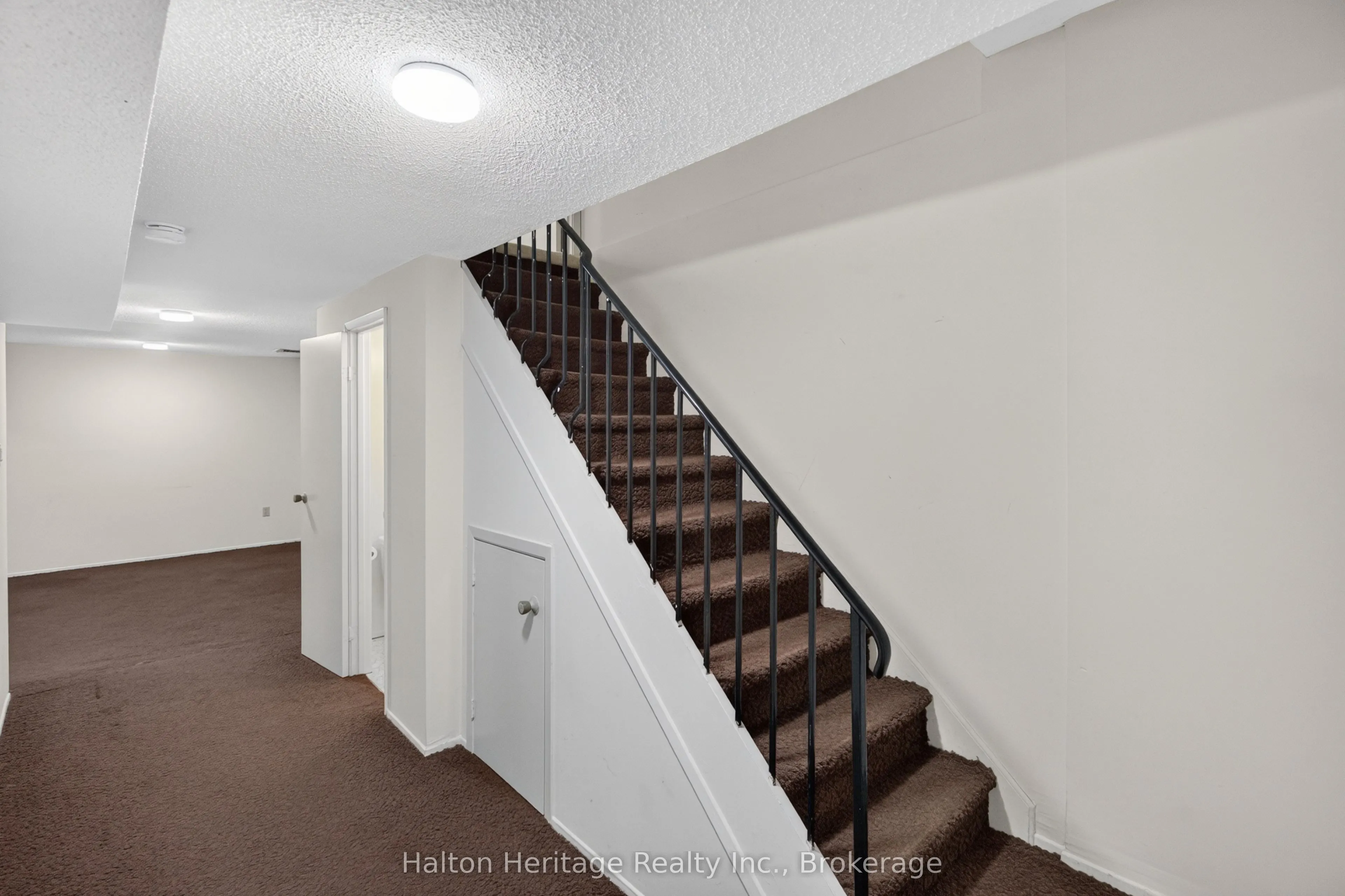 1556 Lancaster Drive #74