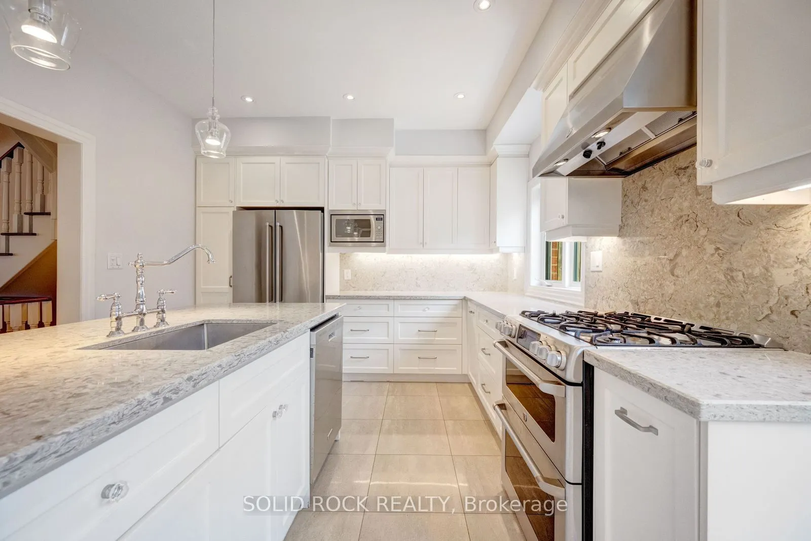 13 Compass Way #13