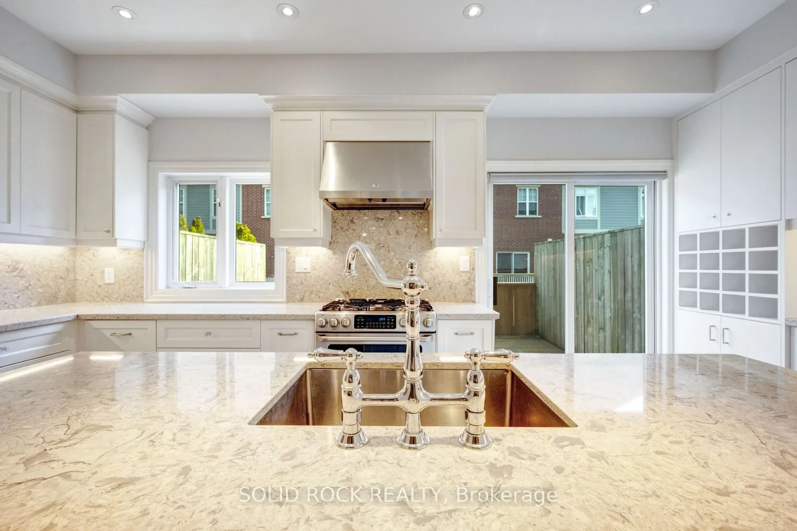 13 Compass Way #13