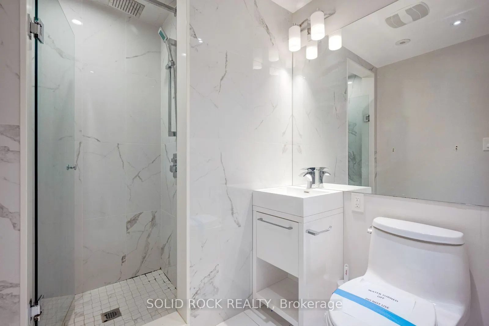 13 Compass Way #13