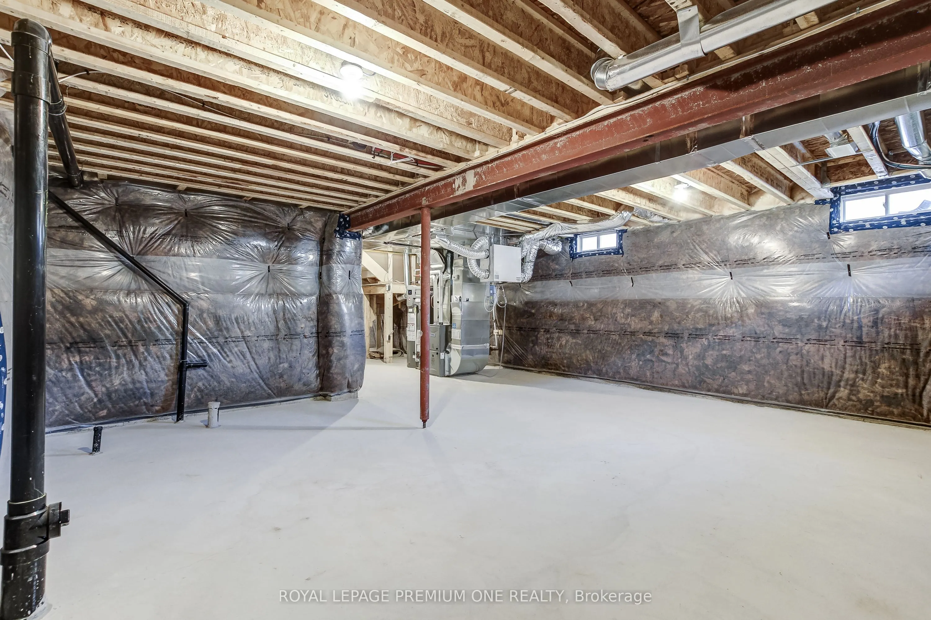 849 HICKORY Crescent