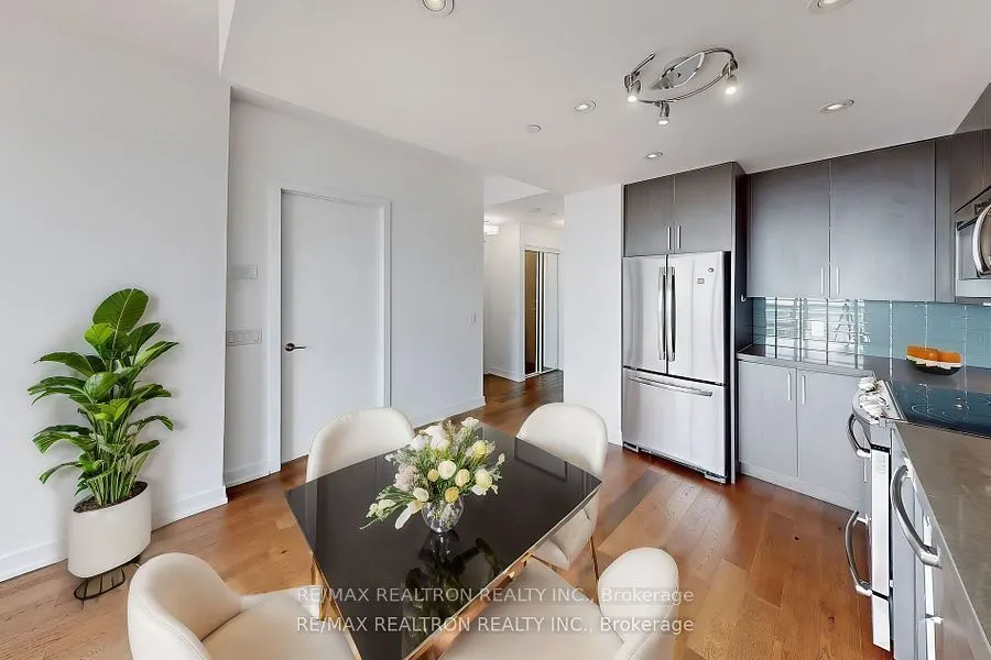 2212 Lake Shore Boulevard W #4205
