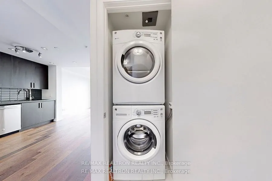 2212 Lake Shore Boulevard W #4205