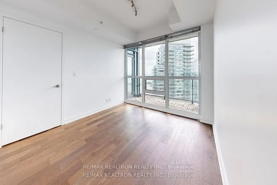 2212 Lake Shore Boulevard W #4205