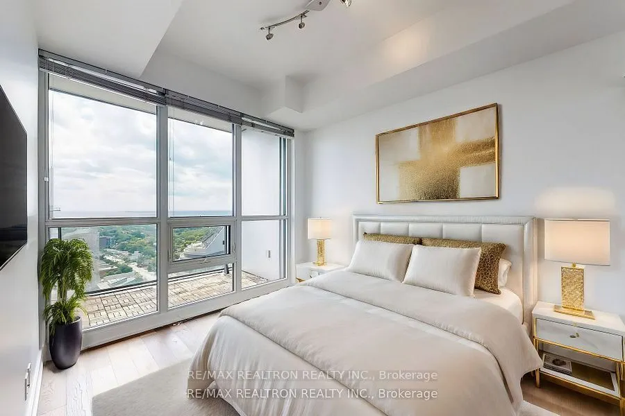 2212 Lake Shore Boulevard W #4205