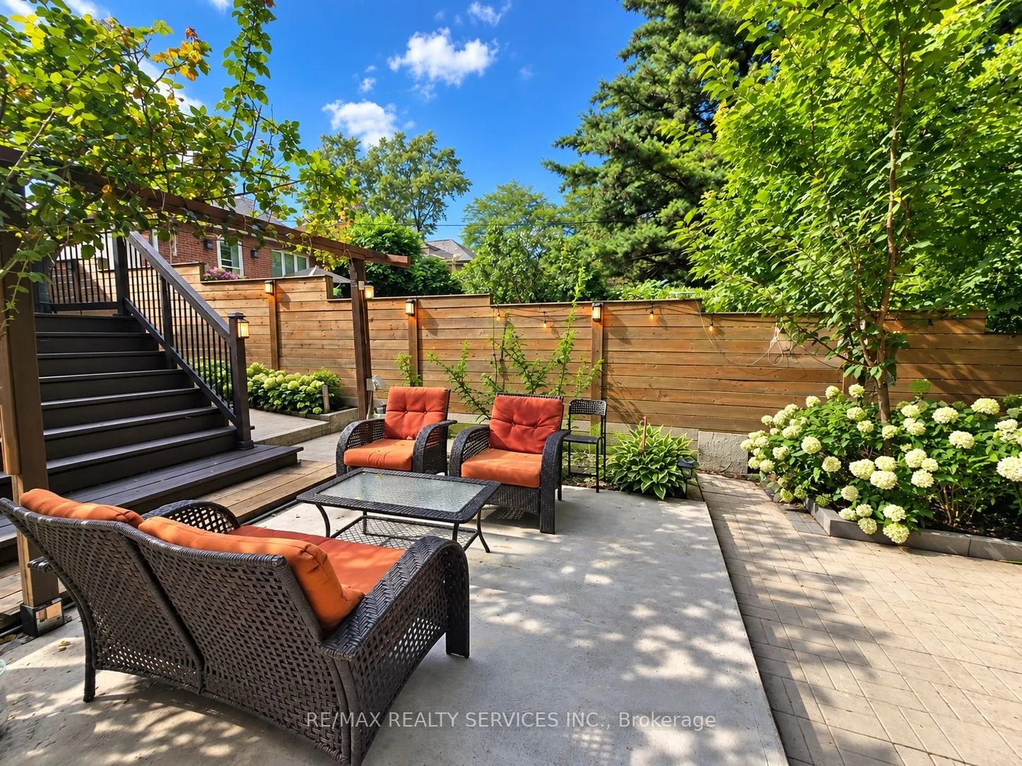 21 McIntosh Avenue