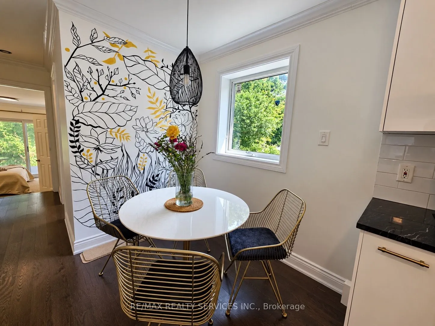 21 McIntosh Avenue
