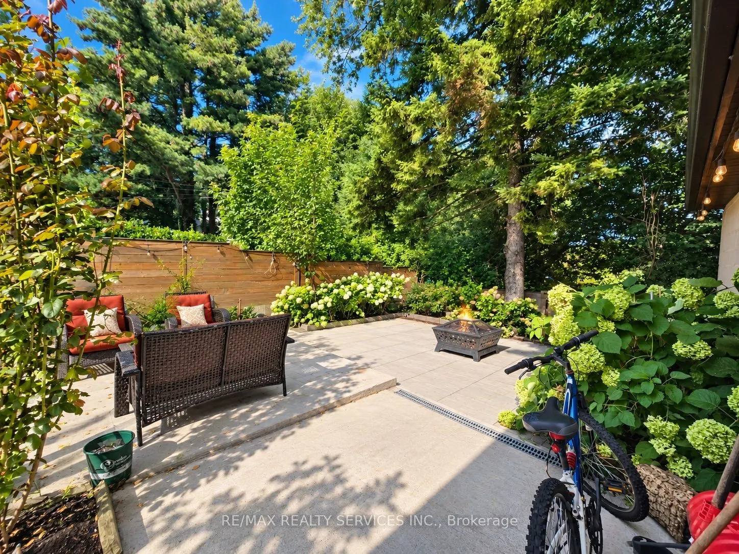 21 McIntosh Avenue