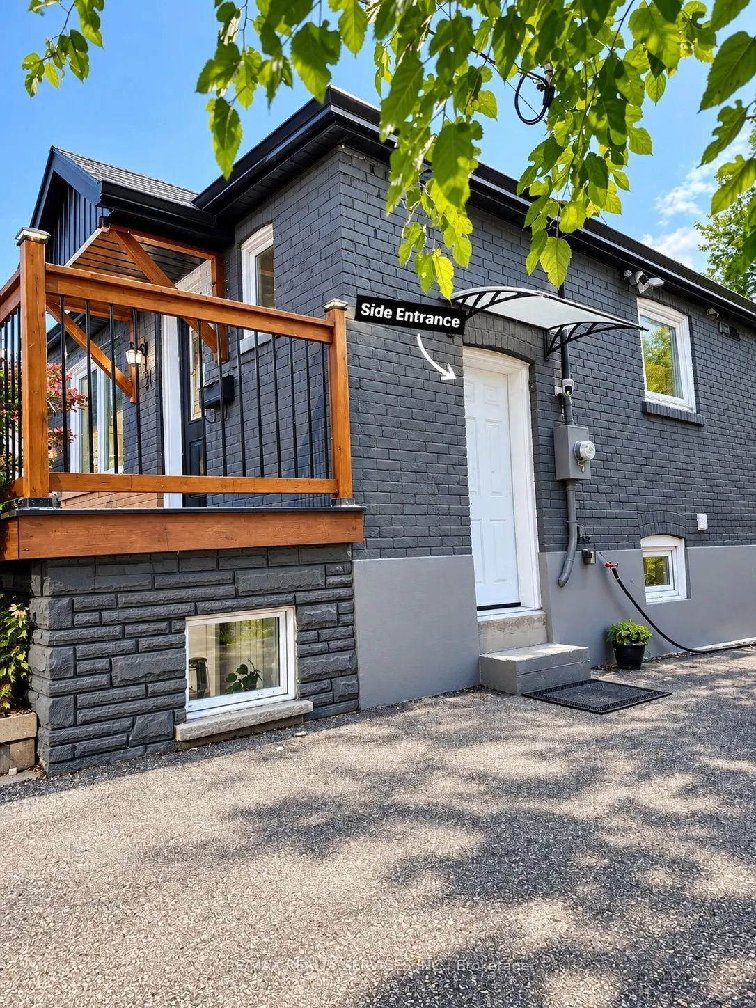 21 McIntosh Avenue