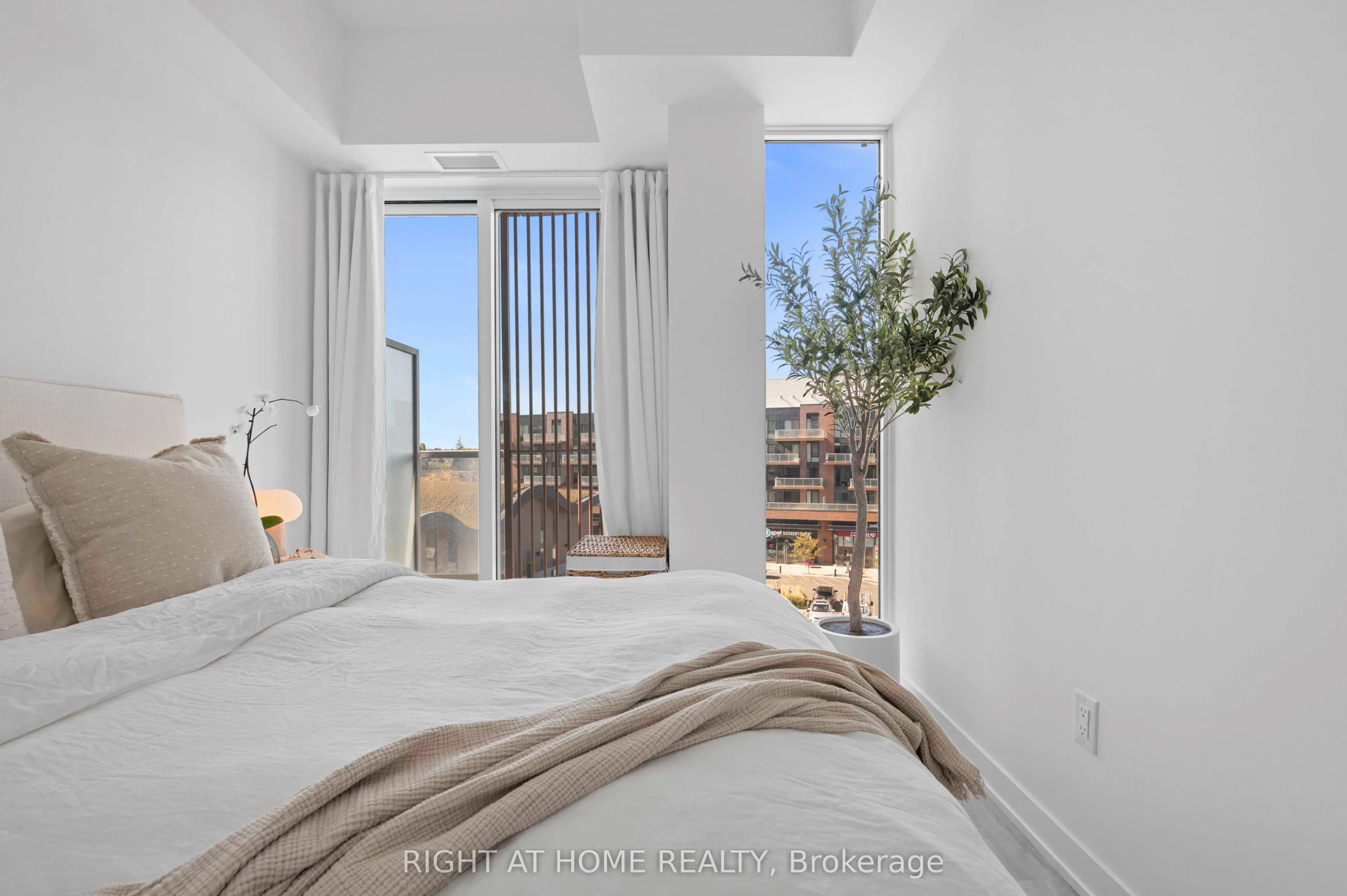 220 Missinnihe Way #403