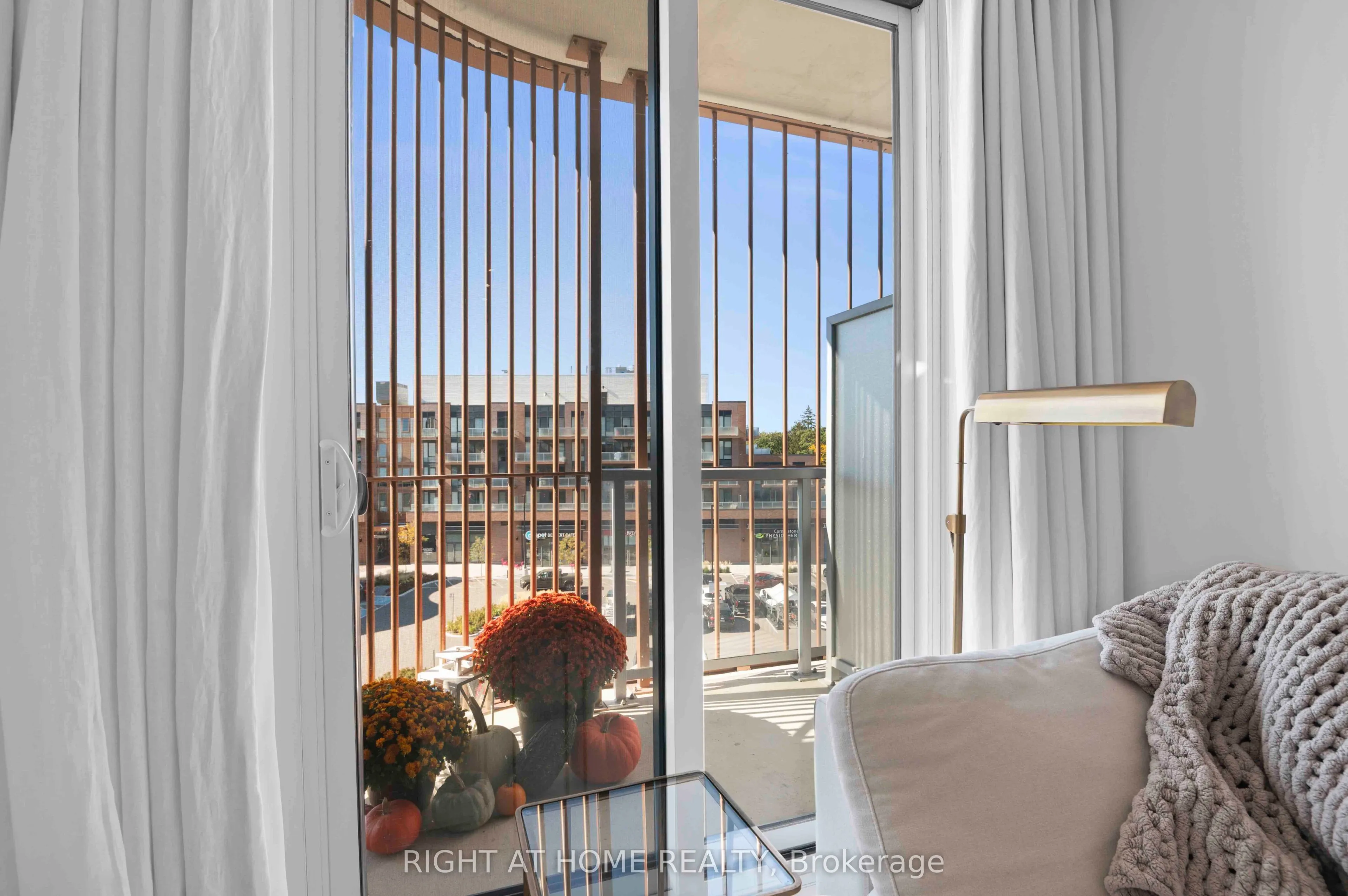 220 Missinnihe Way #403