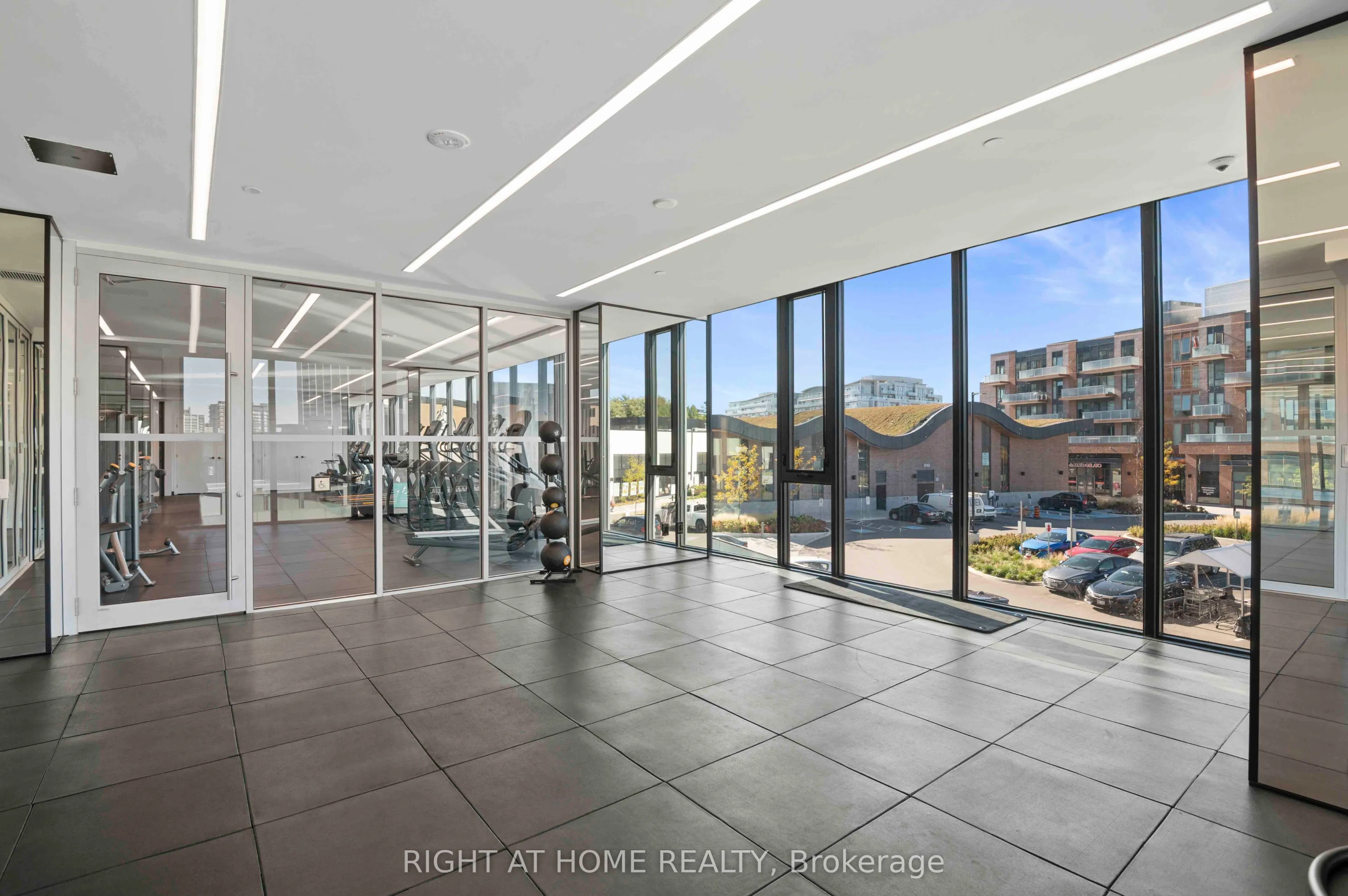 220 Missinnihe Way #403