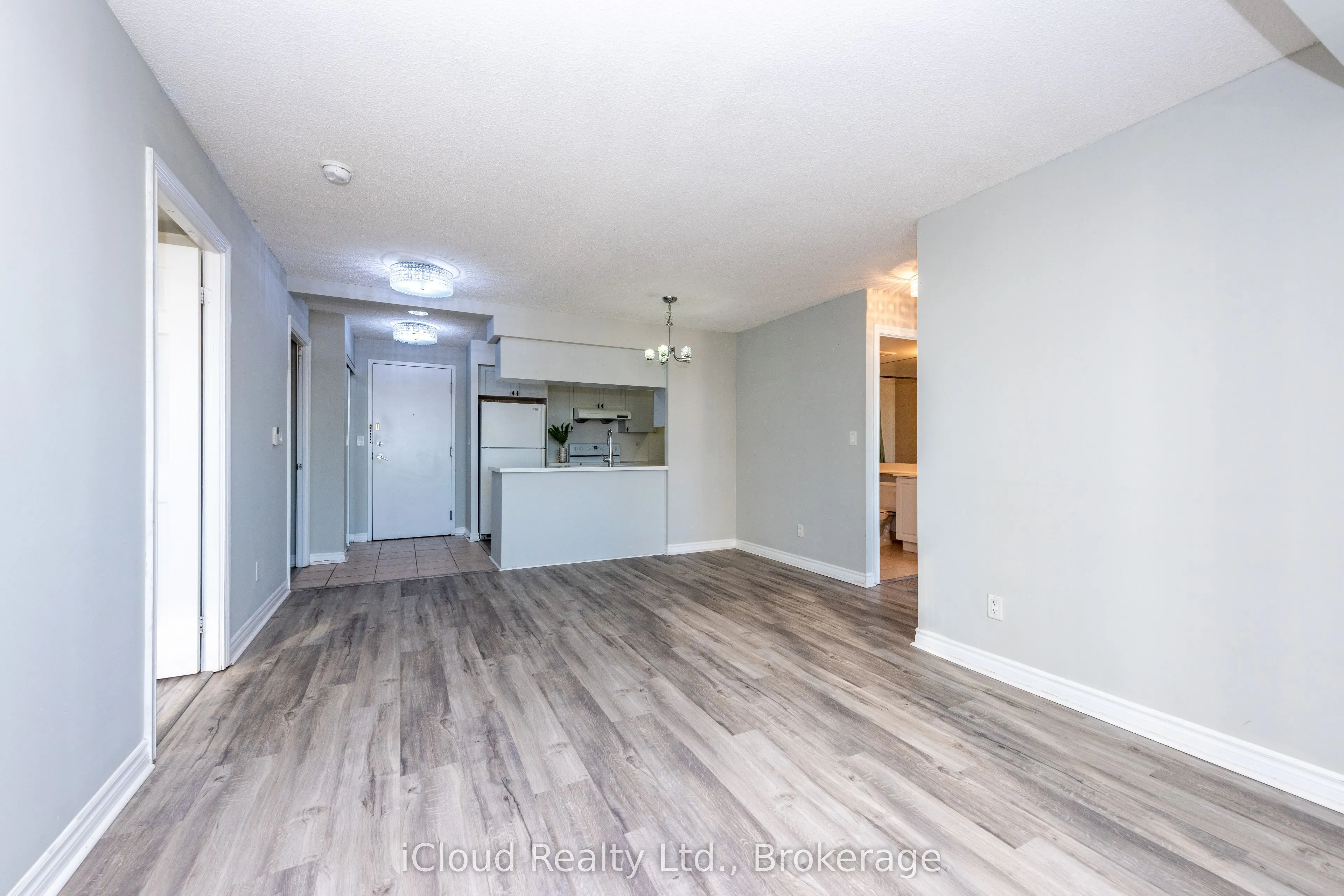 3888 Duke Of York Boulevard #2521