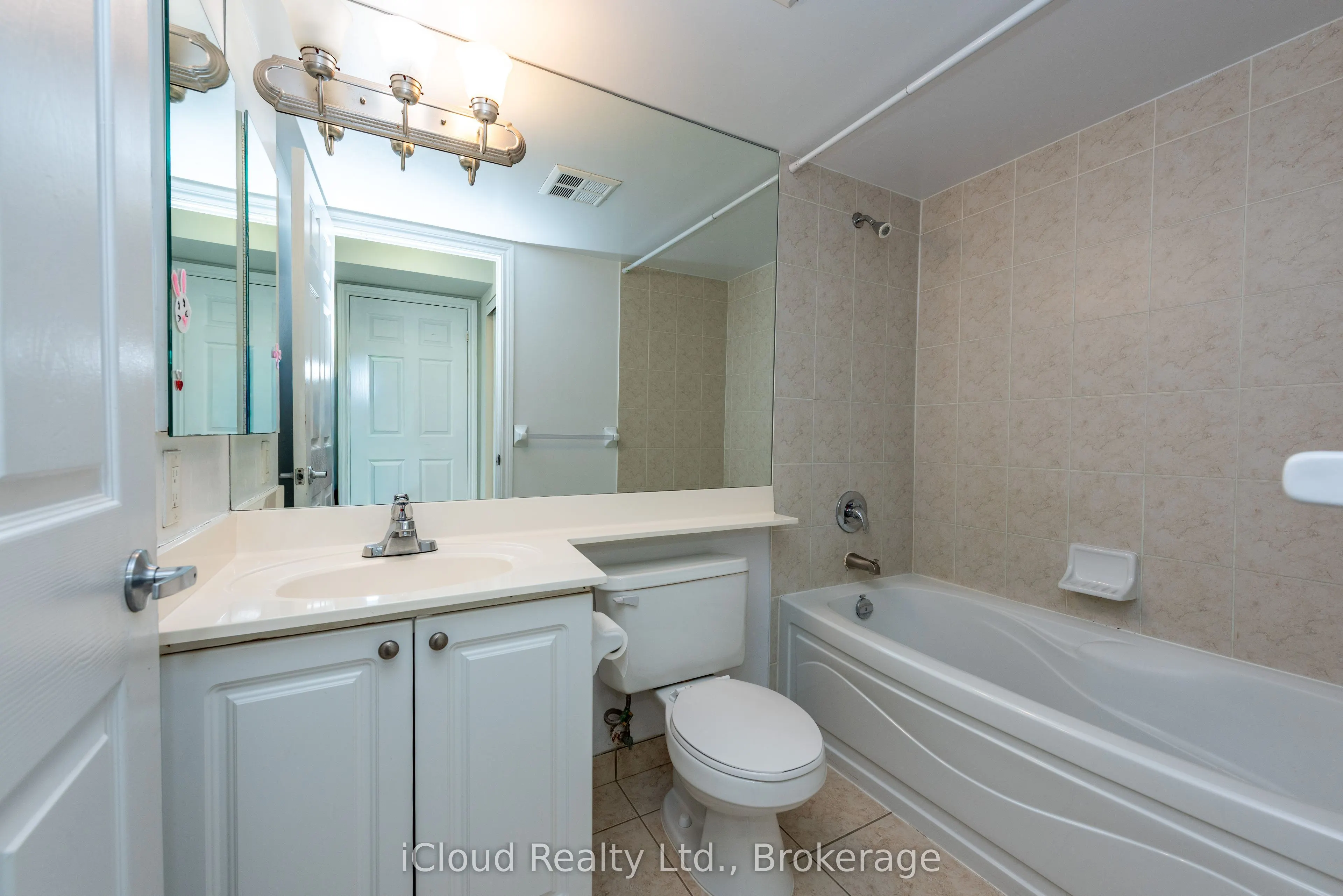 3888 Duke Of York Boulevard #2521