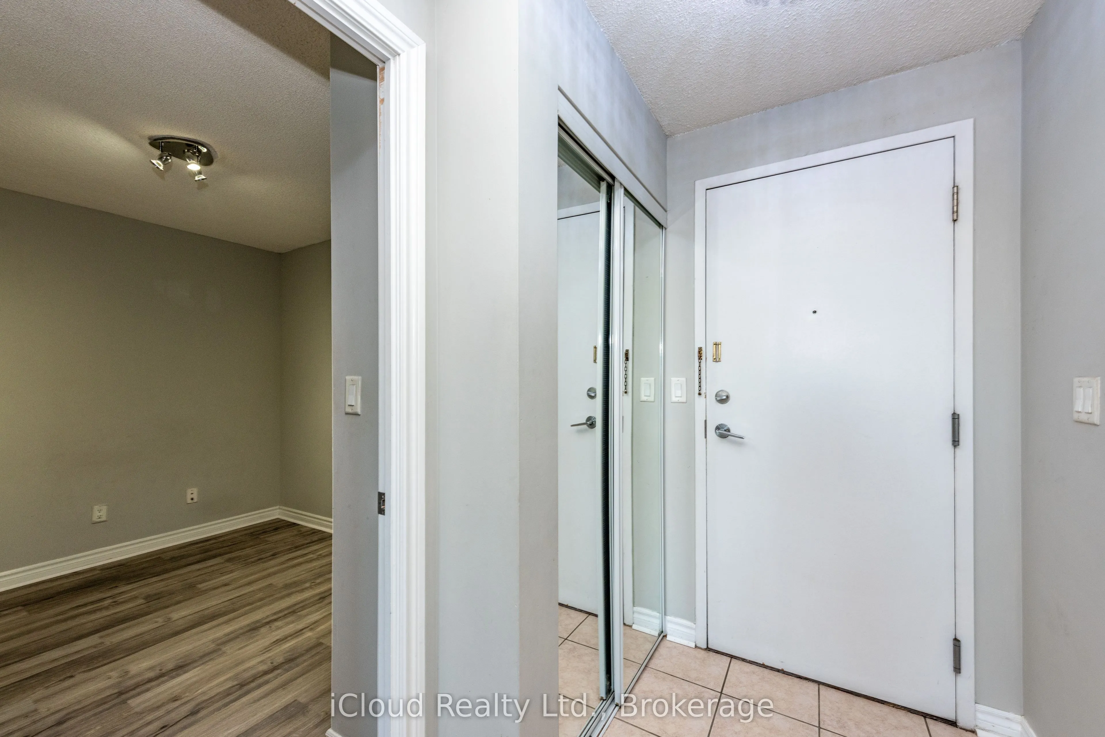 3888 Duke Of York Boulevard #2521