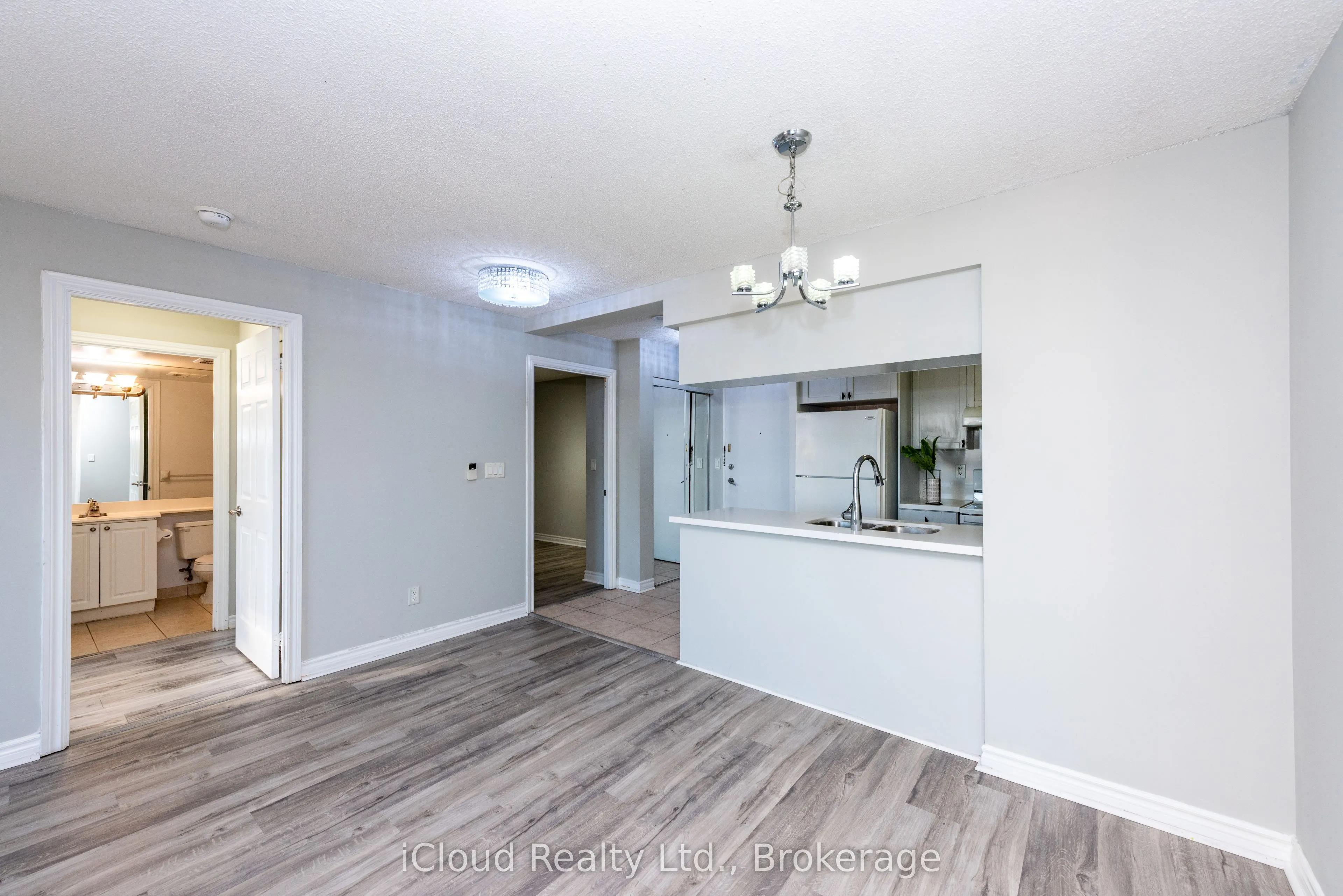 3888 Duke Of York Boulevard #2521
