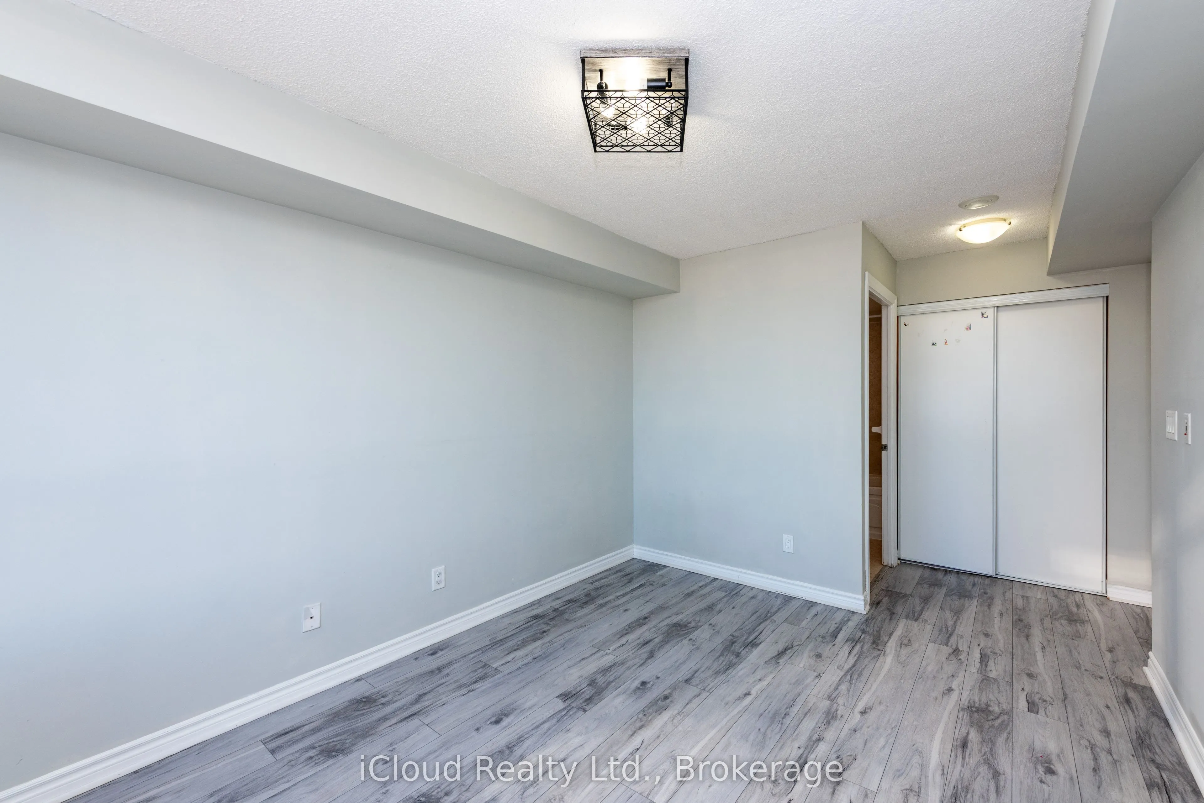 3888 Duke Of York Boulevard #2521