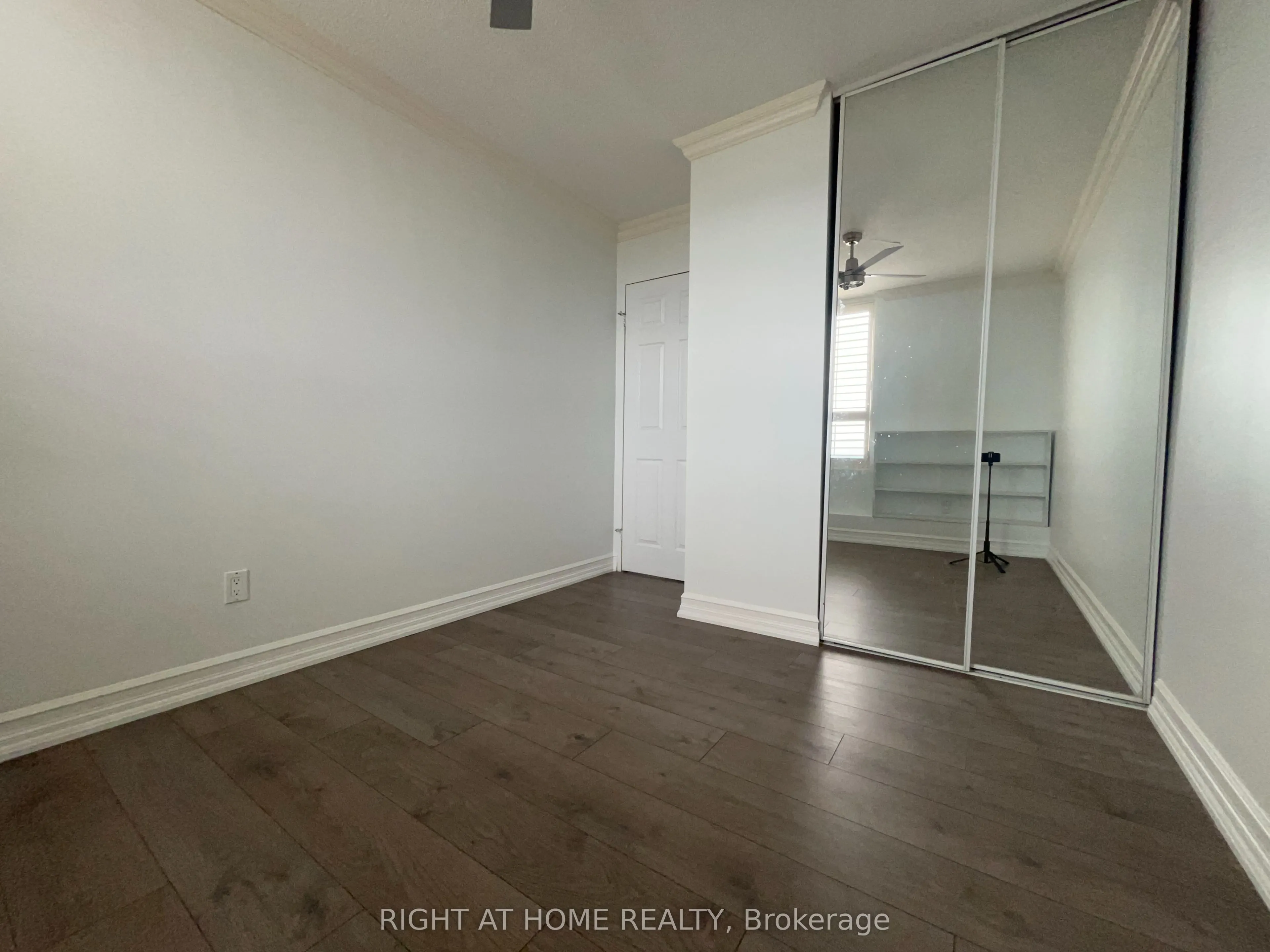 20 Mississauga Valley Boulevard #1801