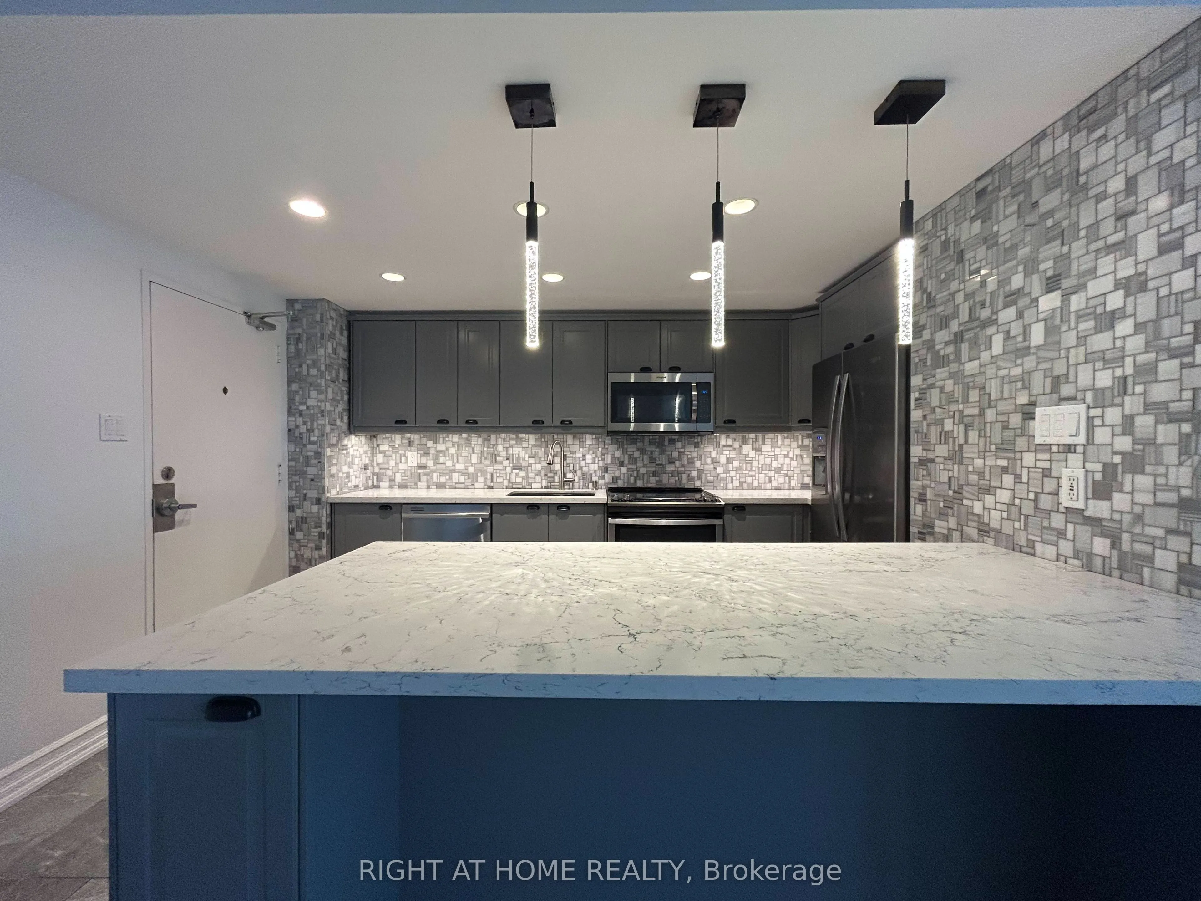 20 Mississauga Valley Boulevard #1801