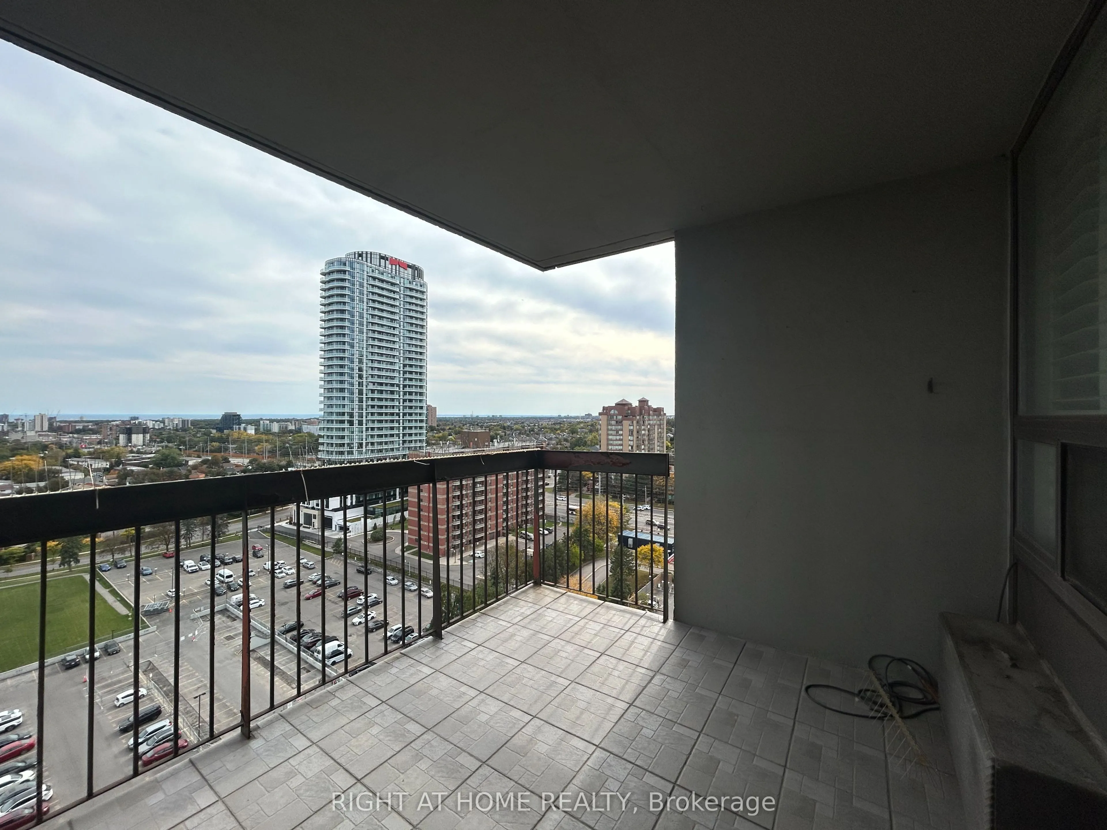 20 Mississauga Valley Boulevard #1801
