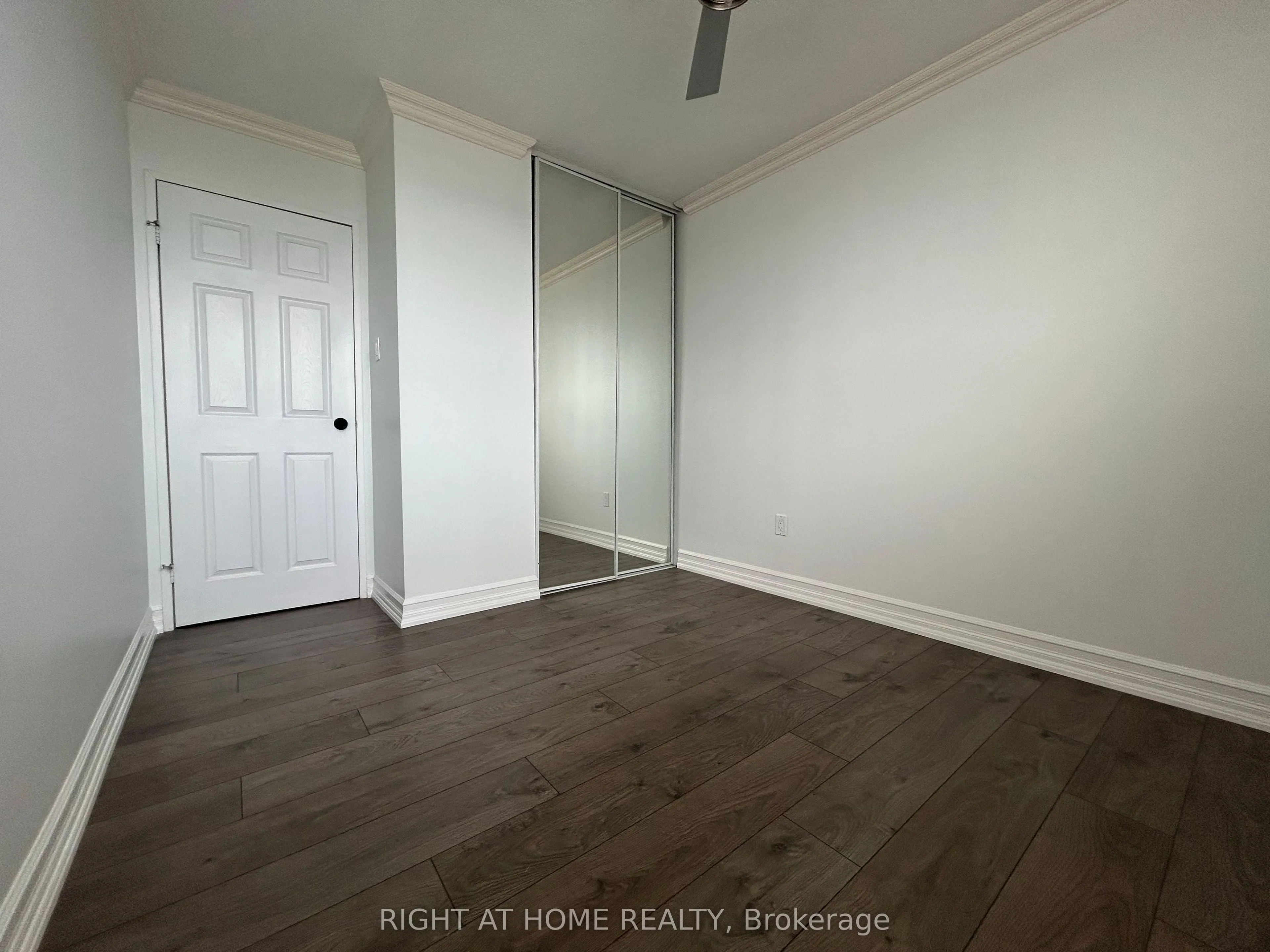 20 Mississauga Valley Boulevard #1801
