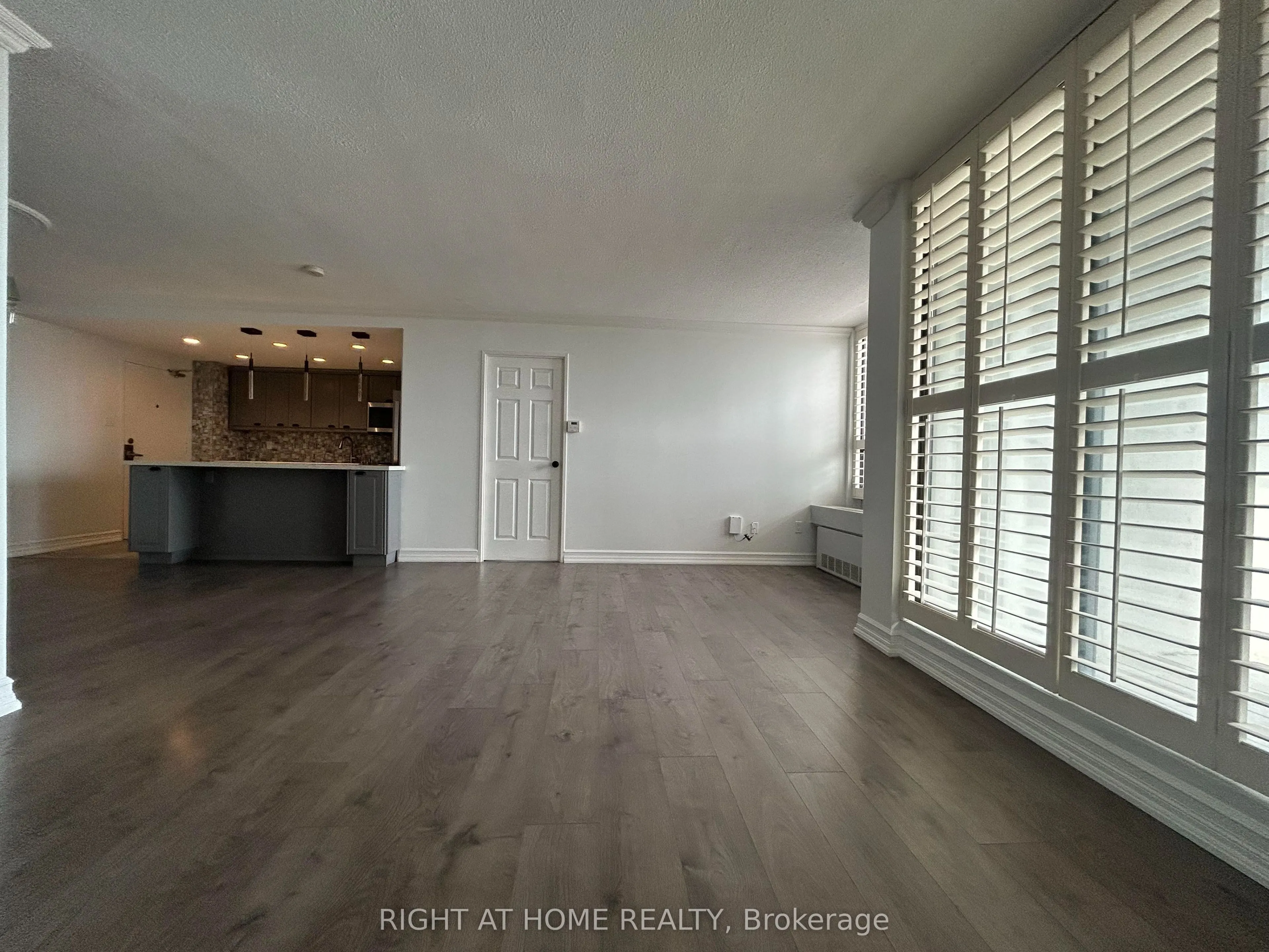 20 Mississauga Valley Boulevard #1801