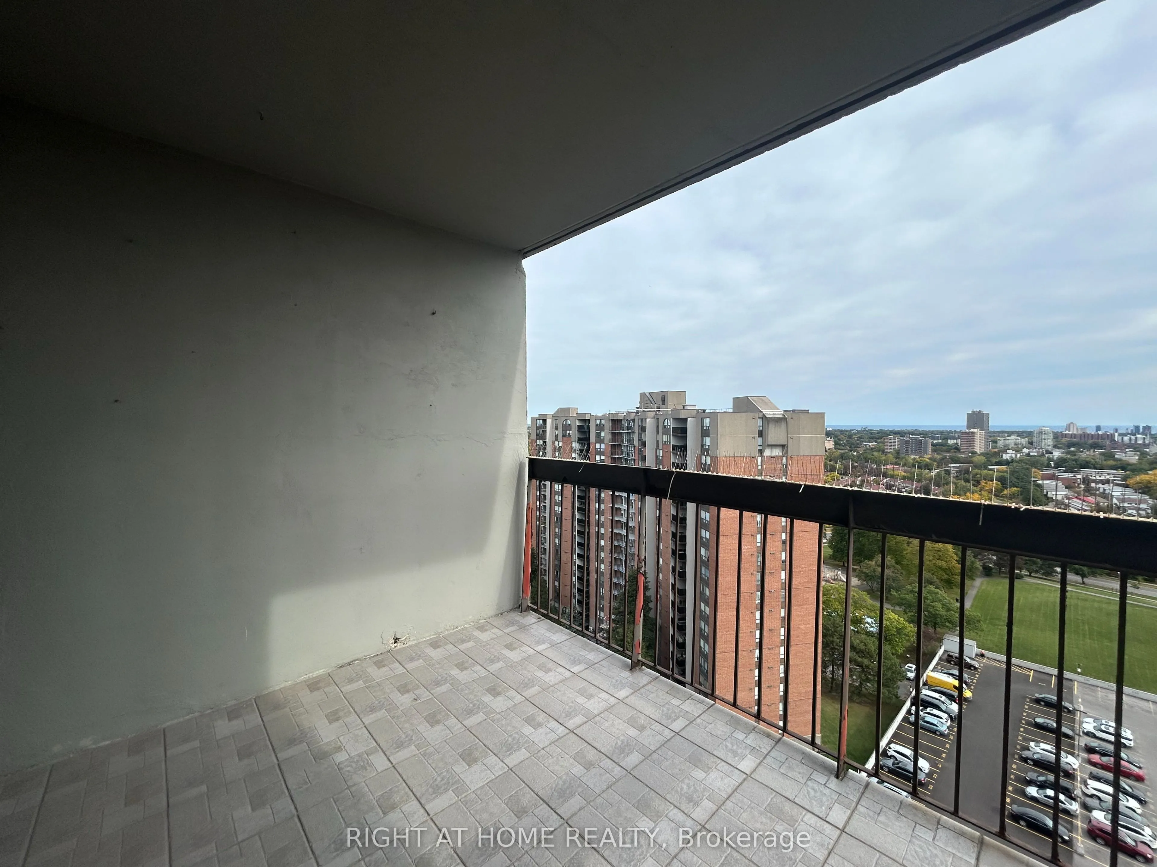 20 Mississauga Valley Boulevard #1801
