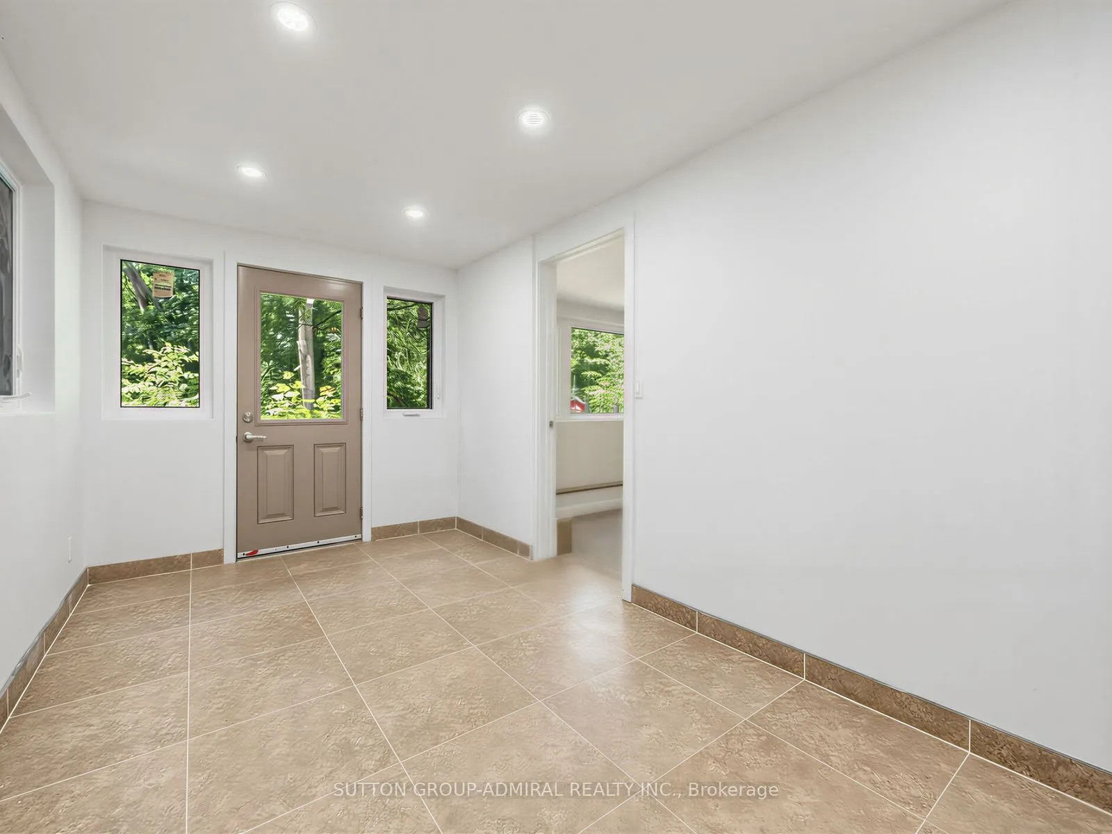 246 Ellis Avenue #Lower