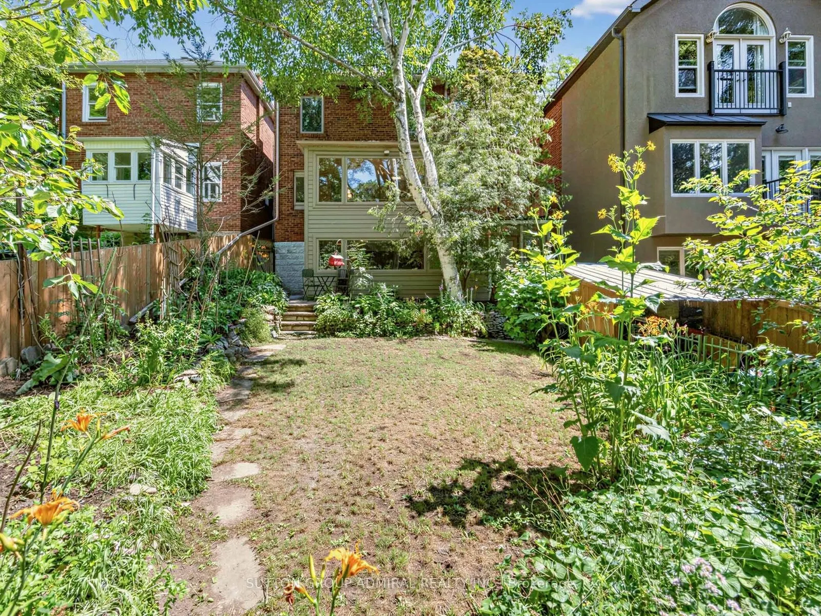 246 Ellis Avenue #Lower
