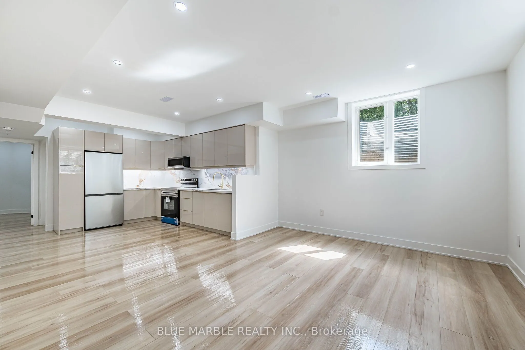 320 Kingsleigh Court