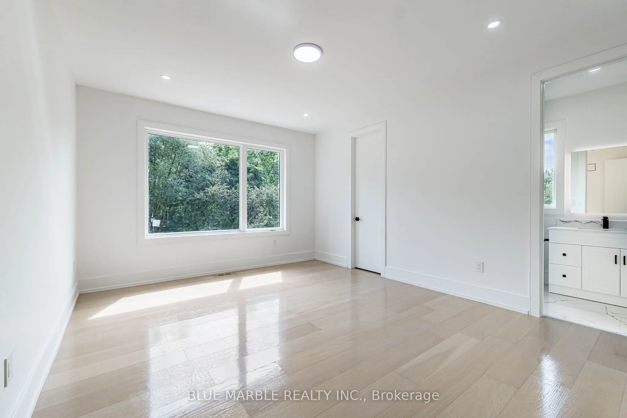320 Kingsleigh Court