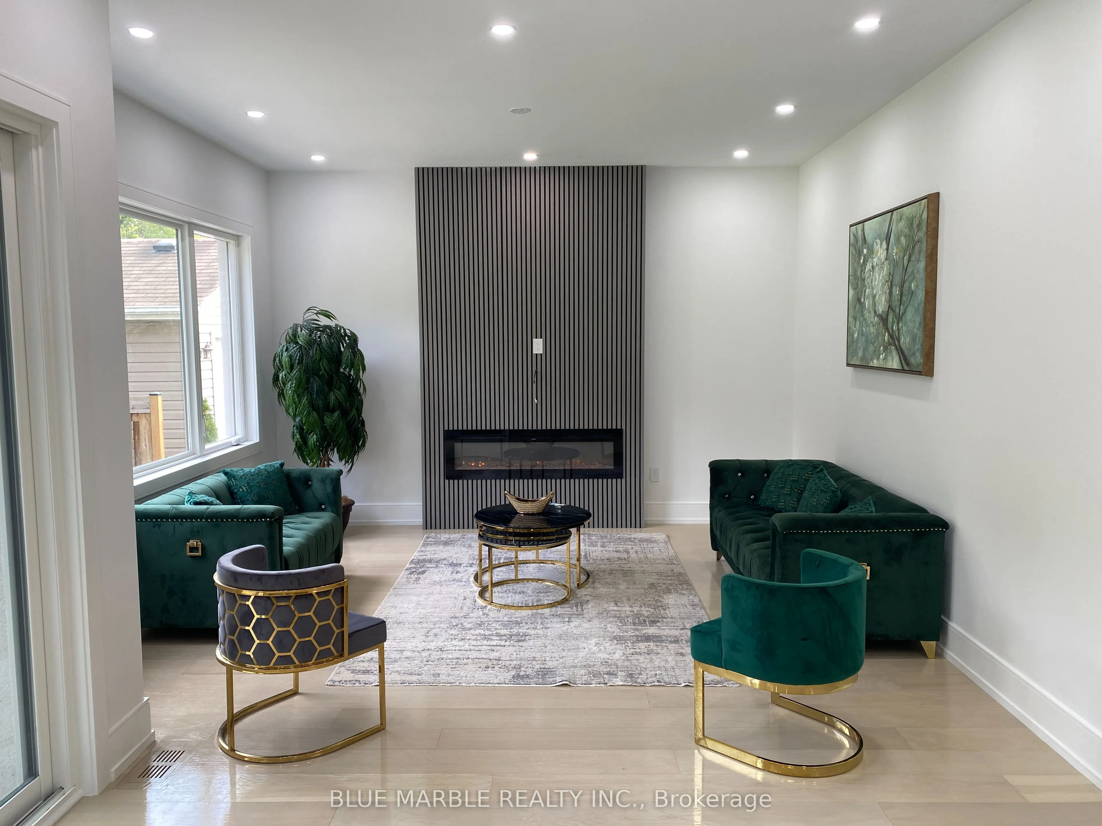 320 Kingsleigh Court