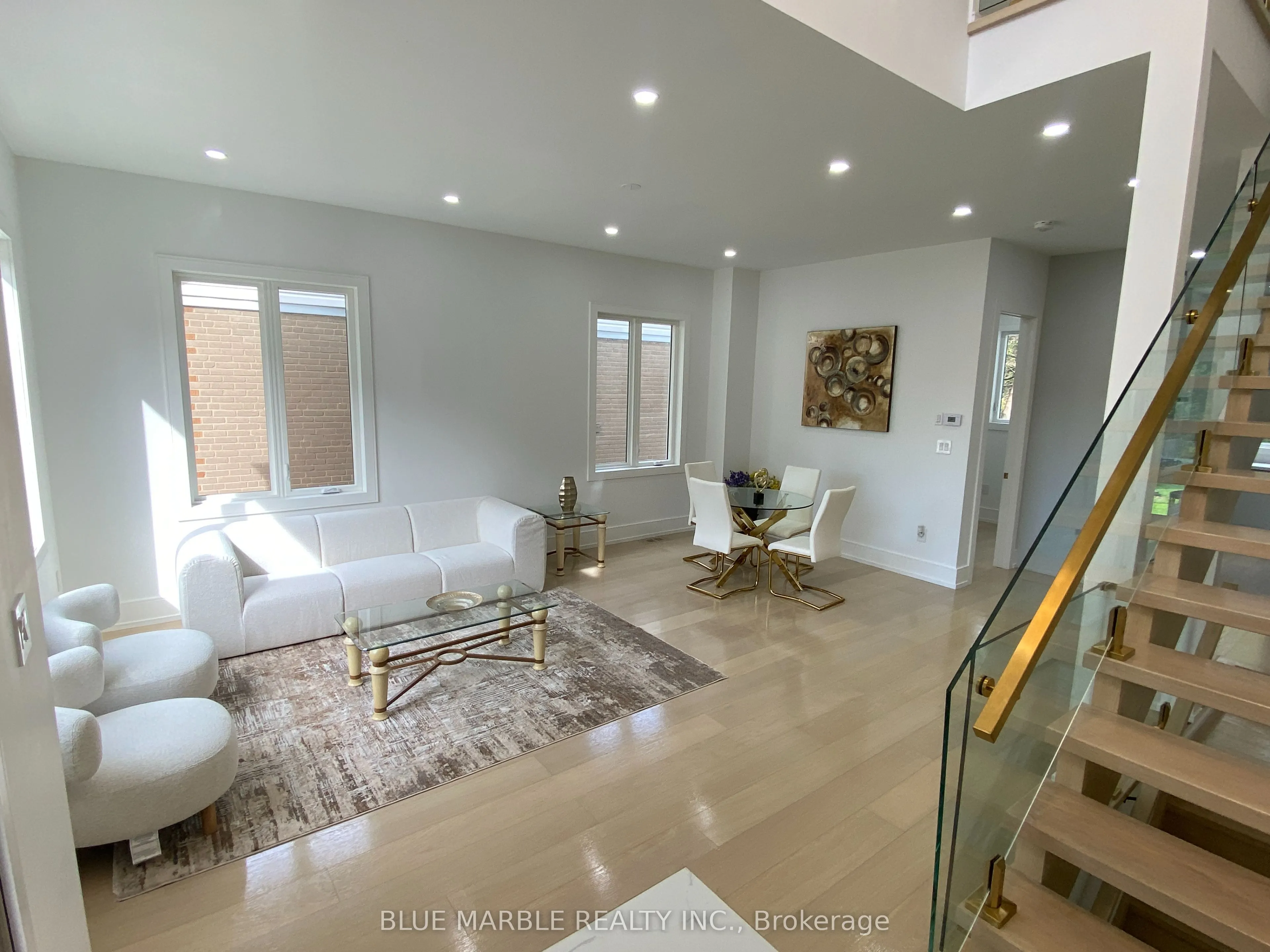 320 Kingsleigh Court