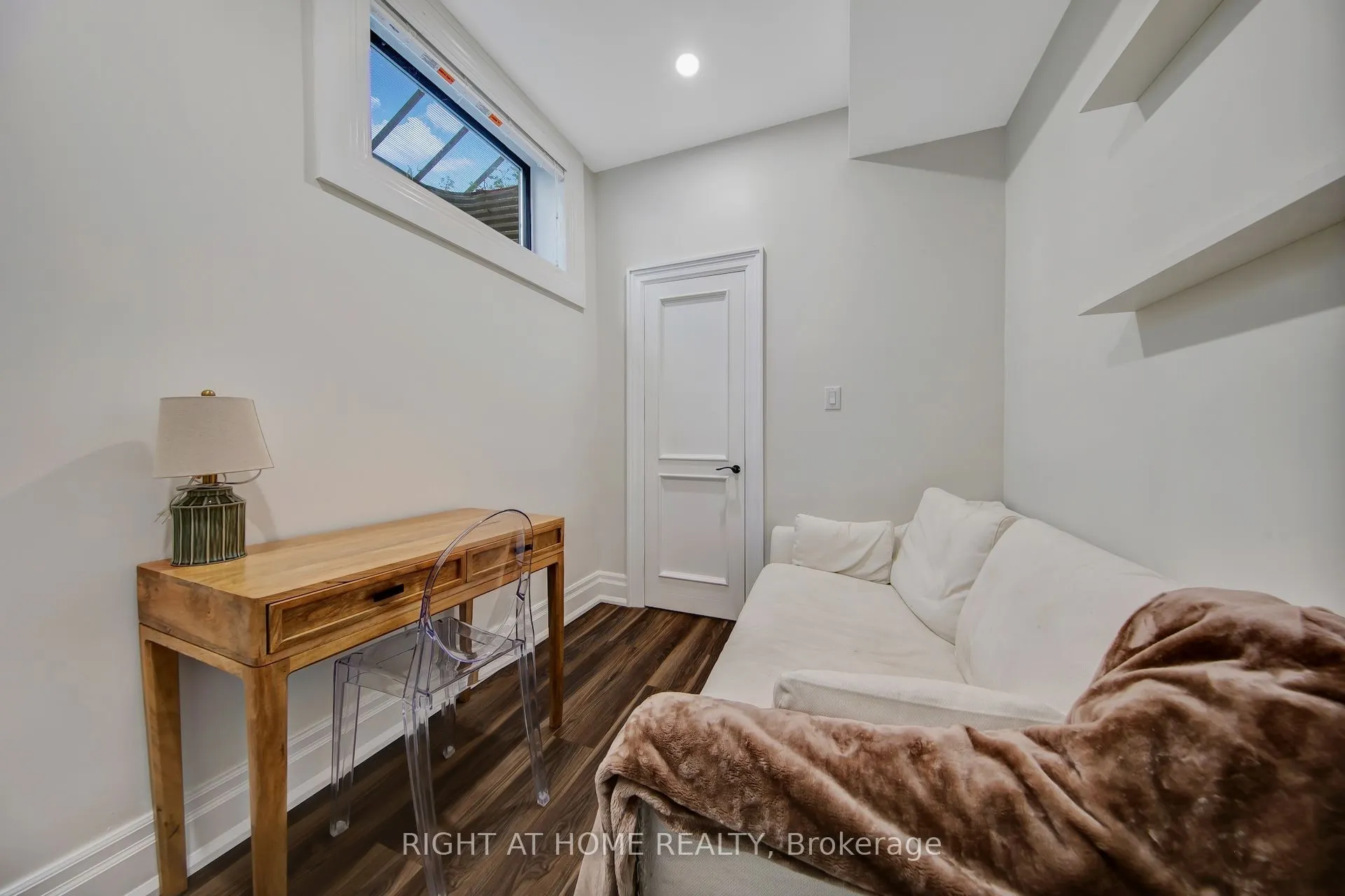 1017 Lorne Park Road