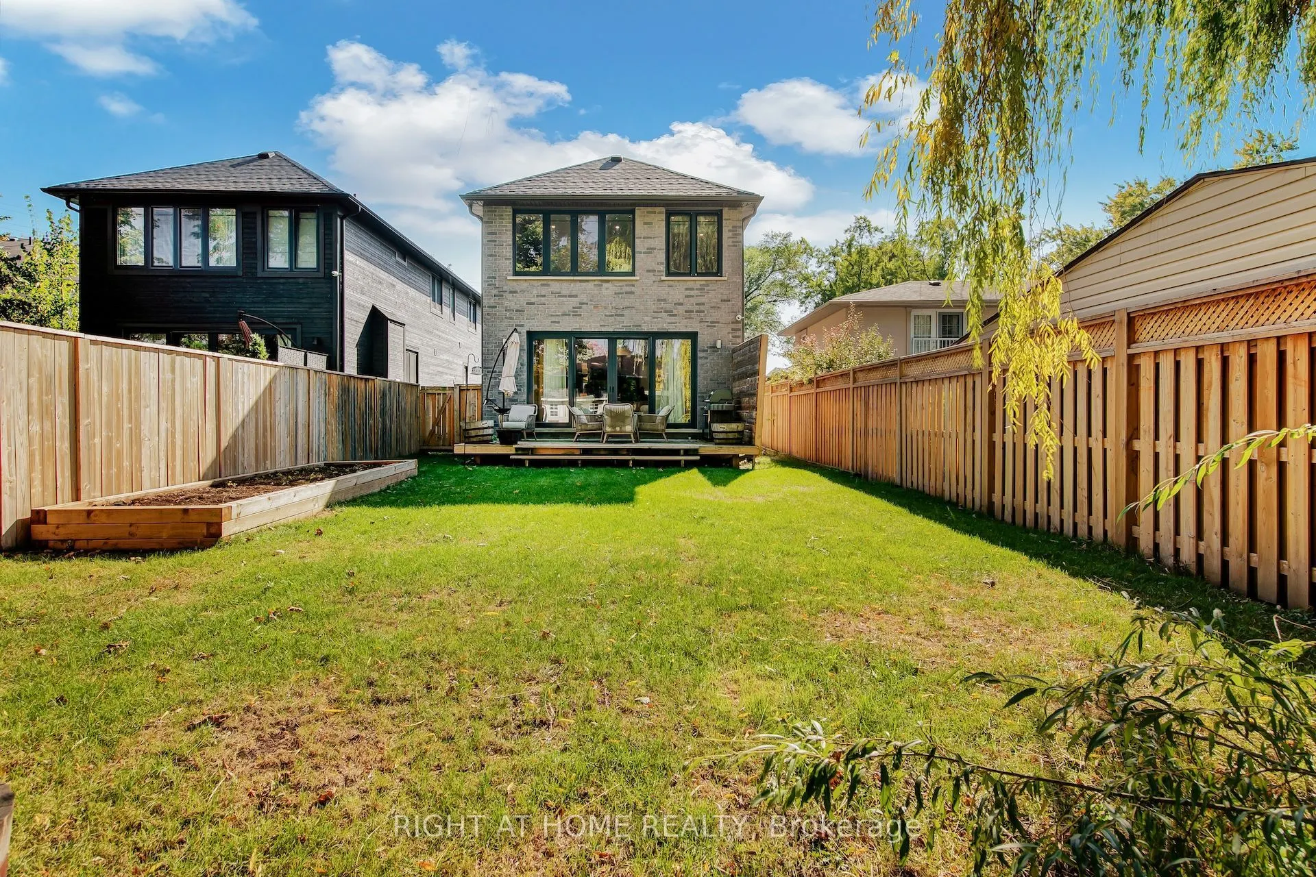 1017 Lorne Park Road