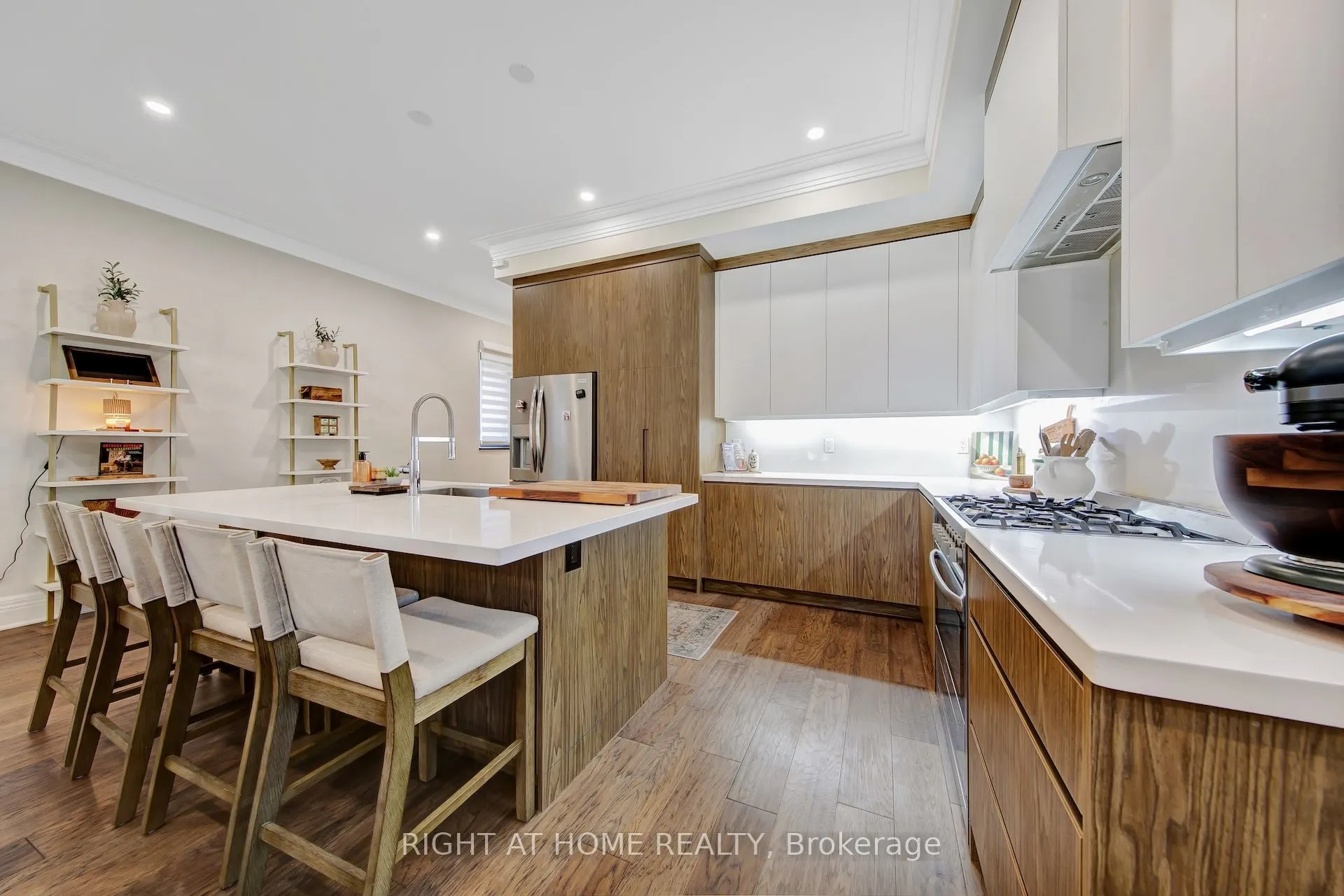 1017 Lorne Park Road