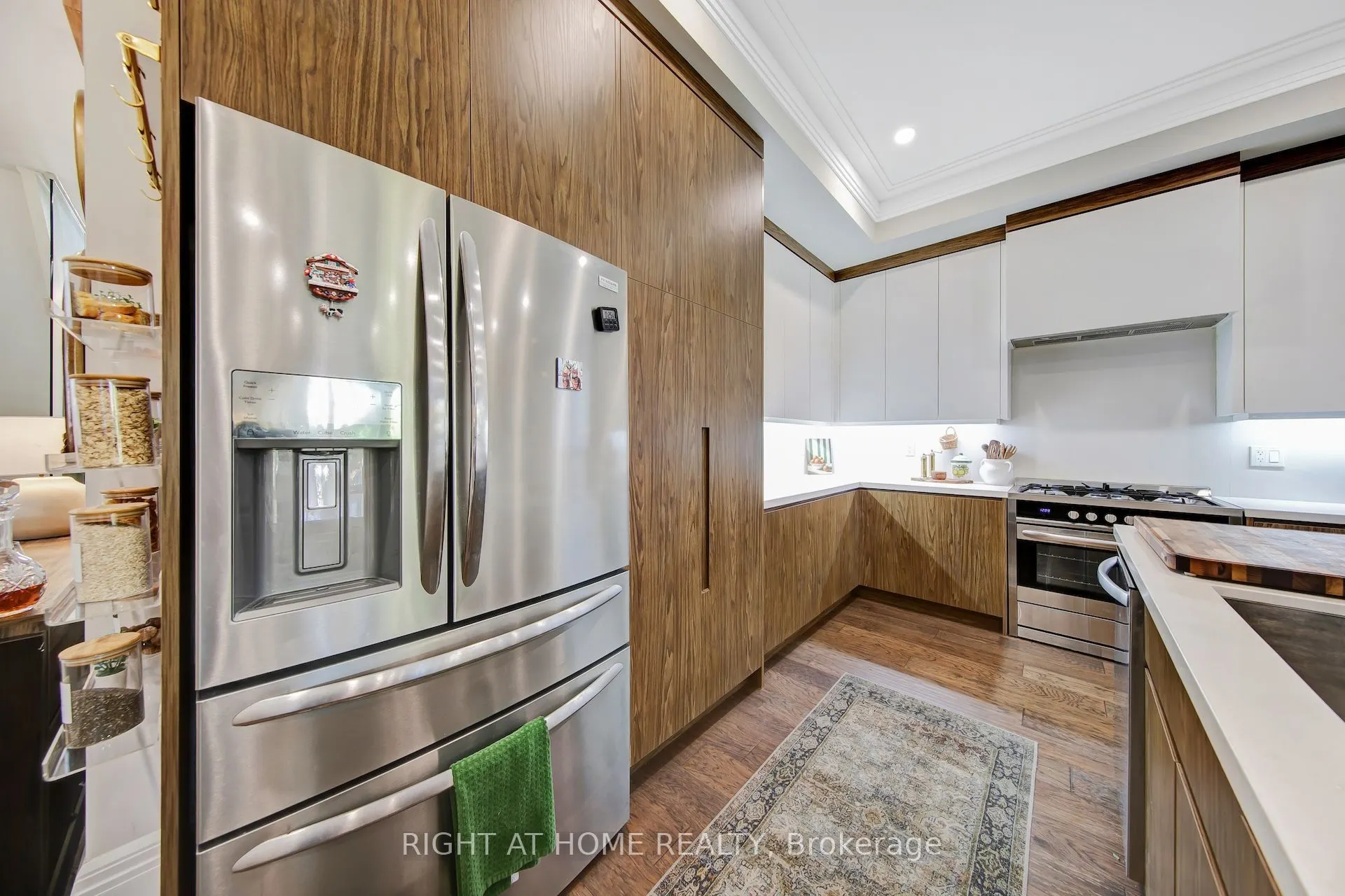 1017 Lorne Park Road