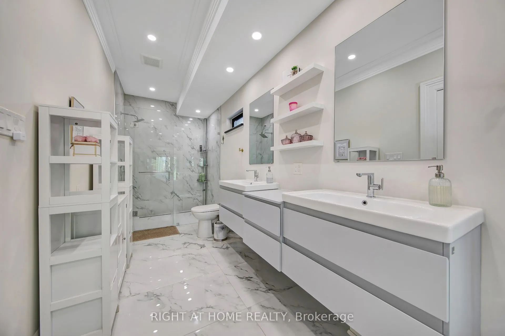 1017 Lorne Park Road