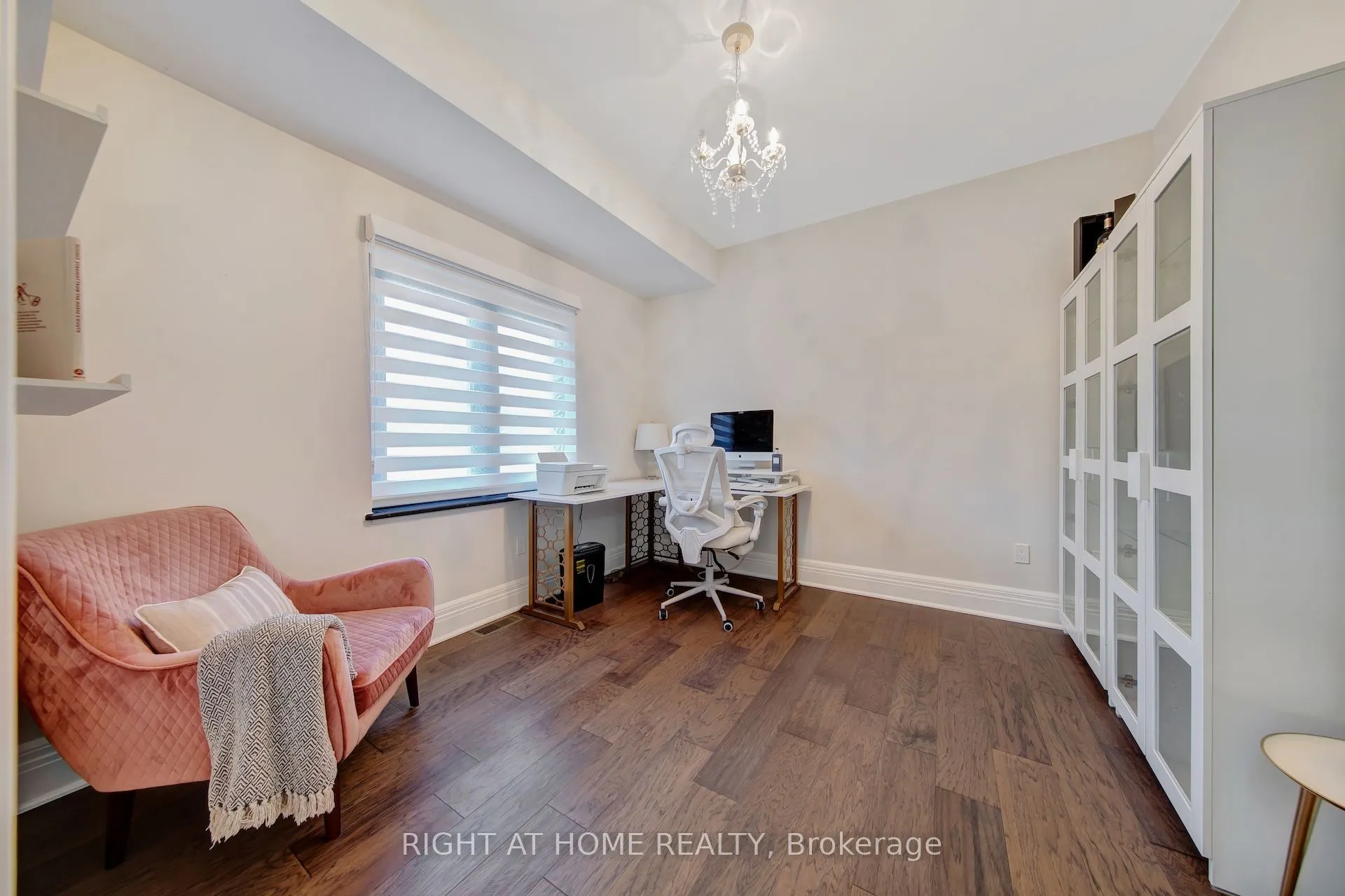 1017 Lorne Park Road