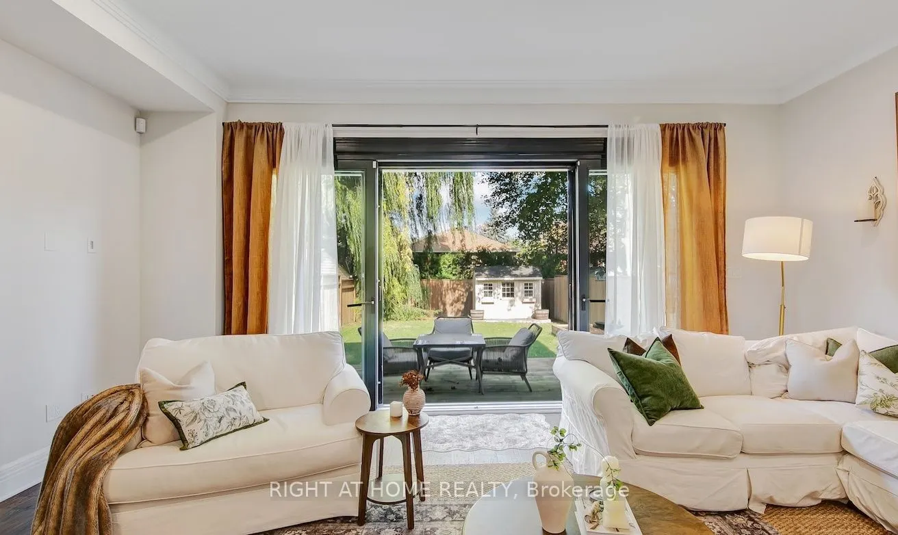 1017 Lorne Park Road