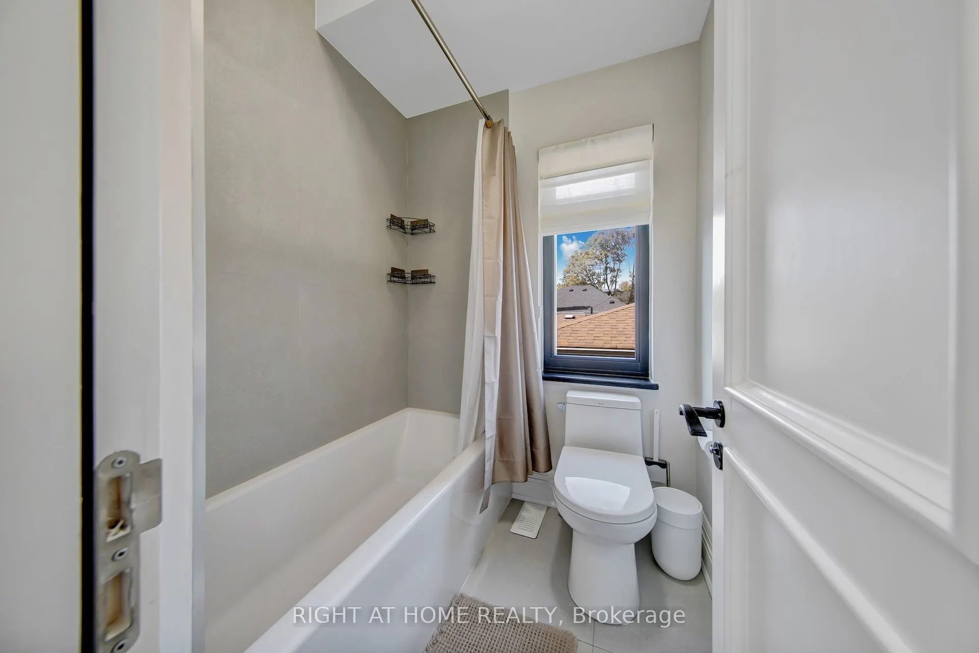1017 Lorne Park Road