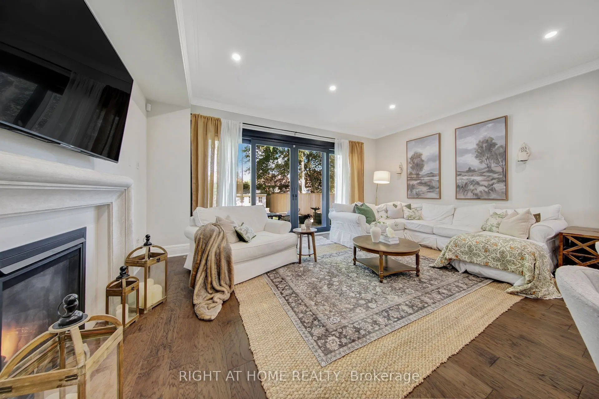 1017 Lorne Park Road