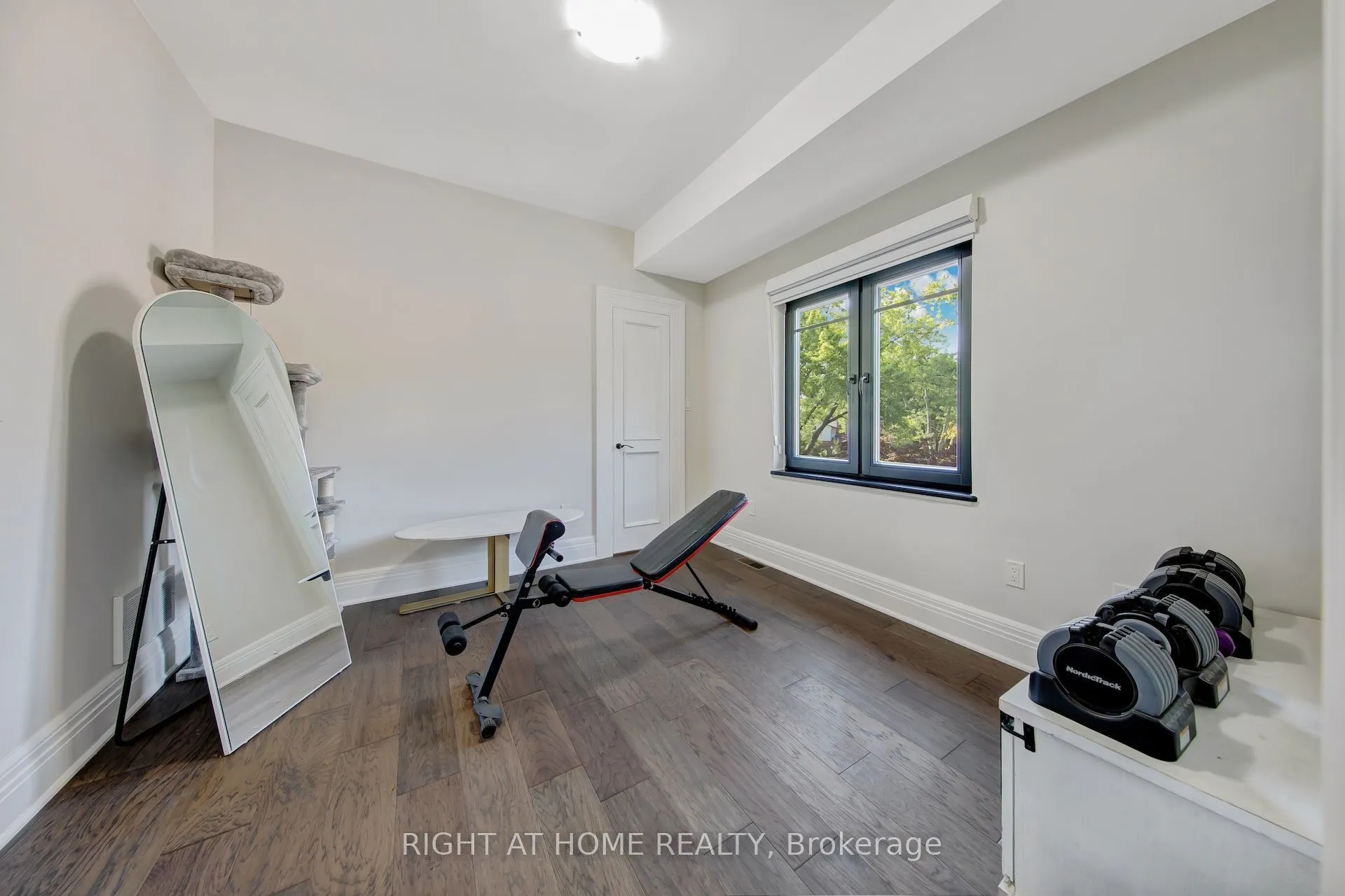 1017 Lorne Park Road