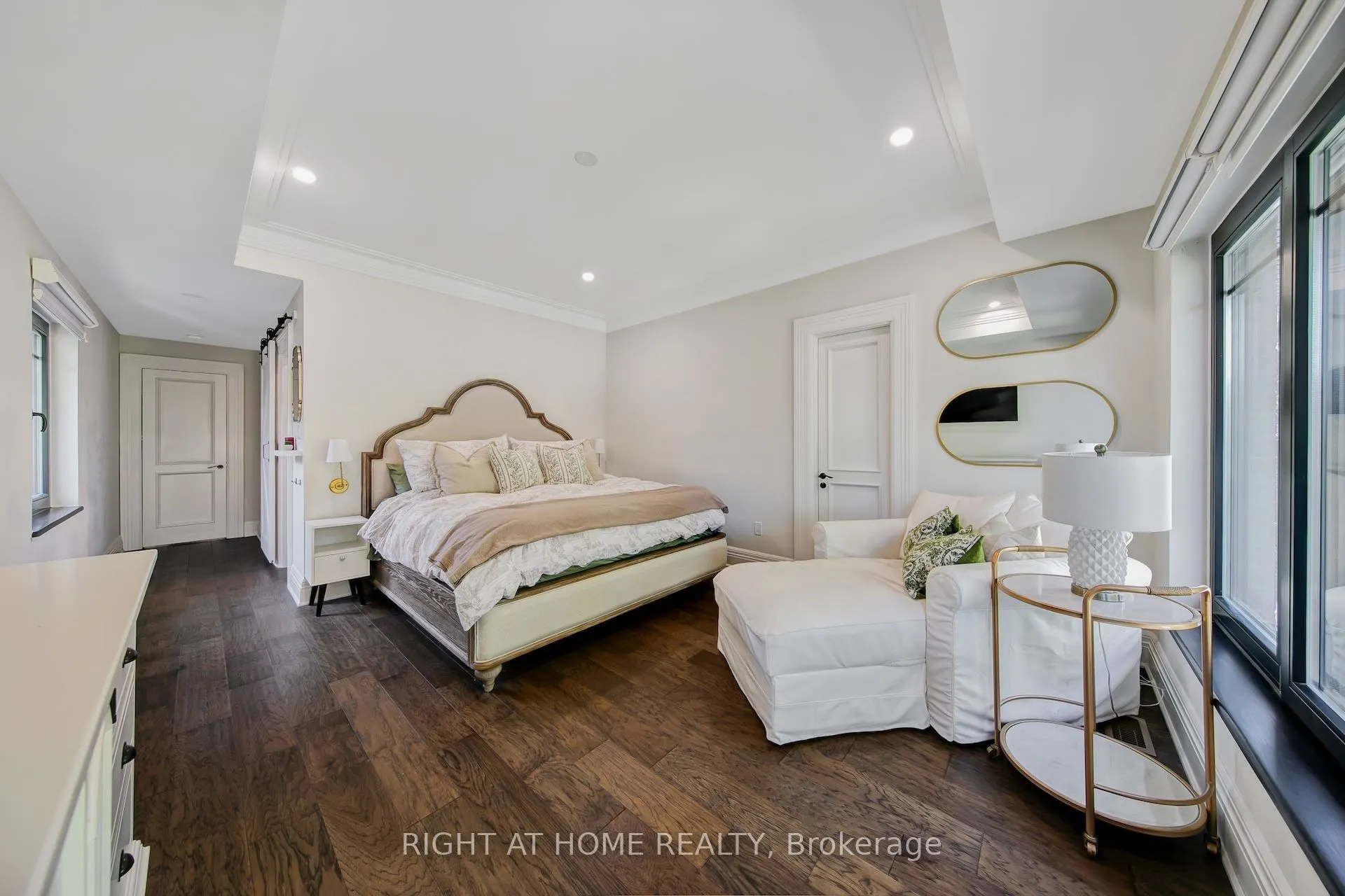 1017 Lorne Park Road