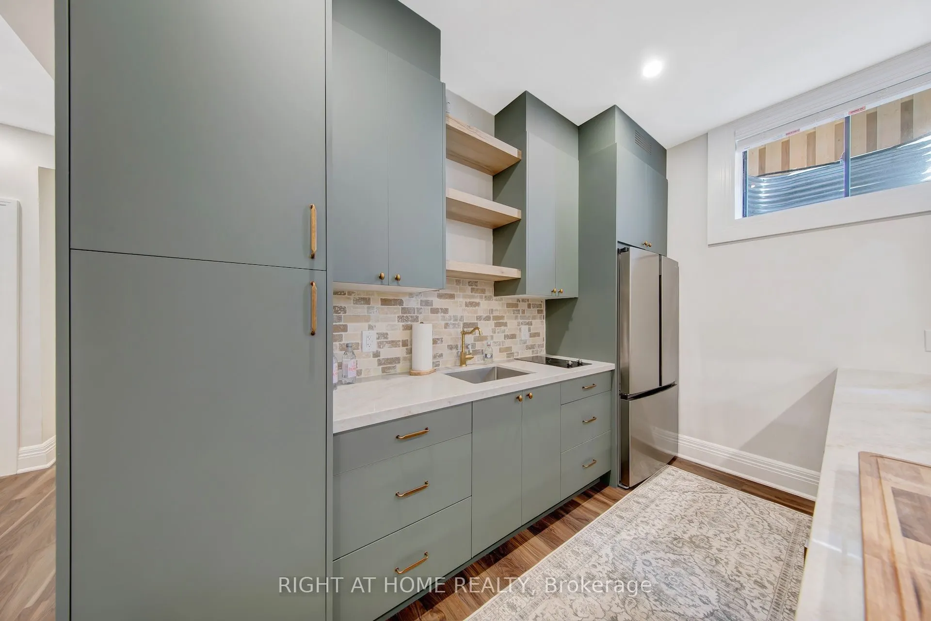 1017 Lorne Park Road