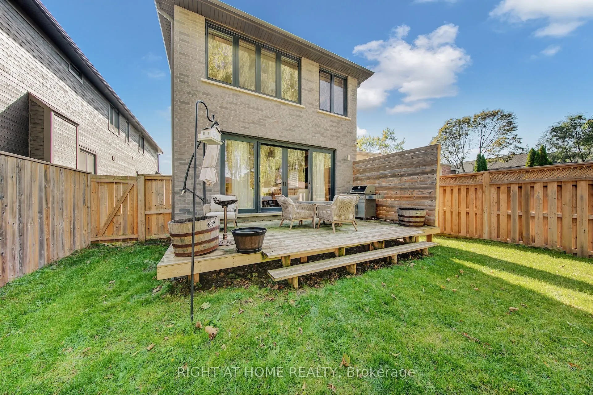 1017 Lorne Park Road