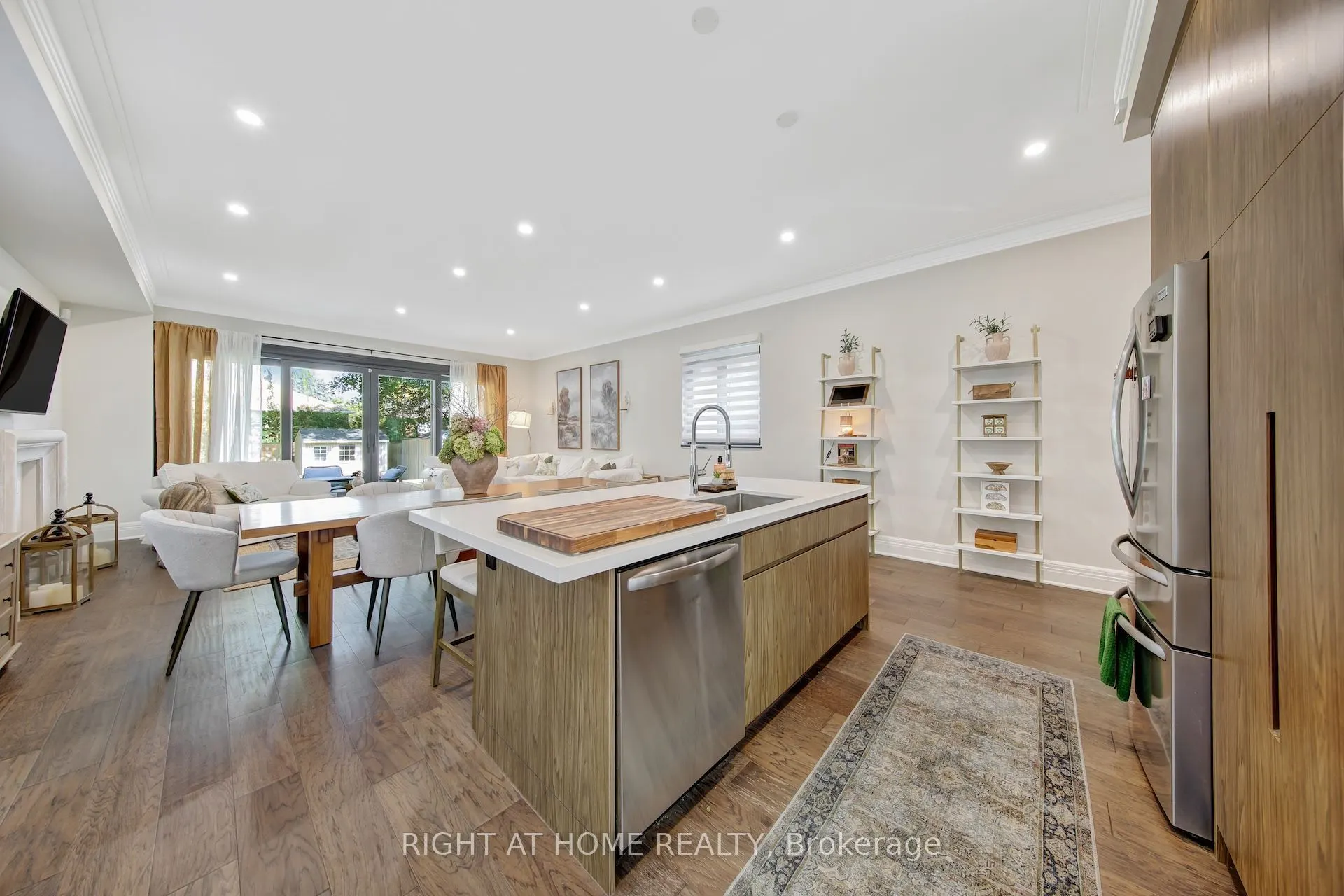1017 Lorne Park Road