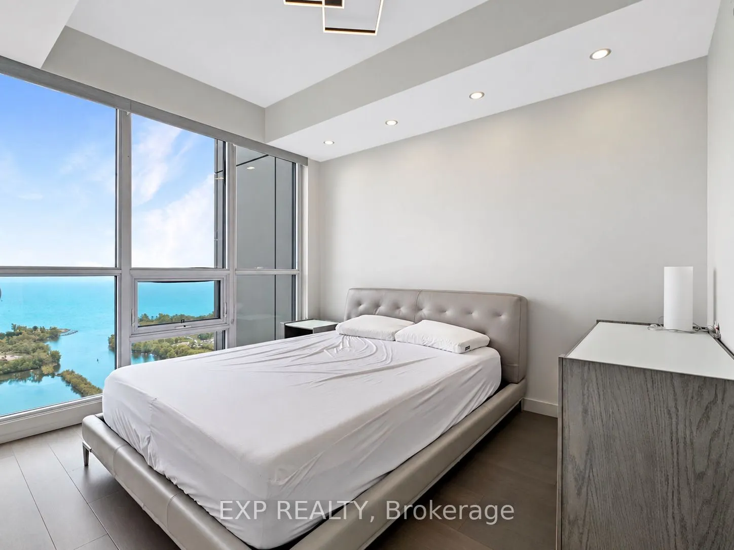 2200 Lakeshore Boulevard W #3210