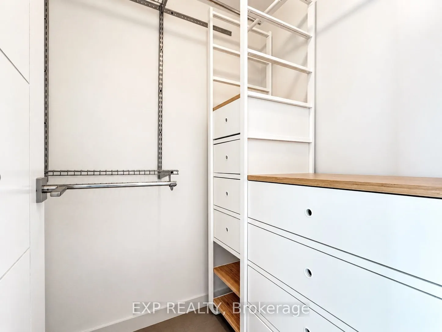 2200 Lakeshore Boulevard W #3210