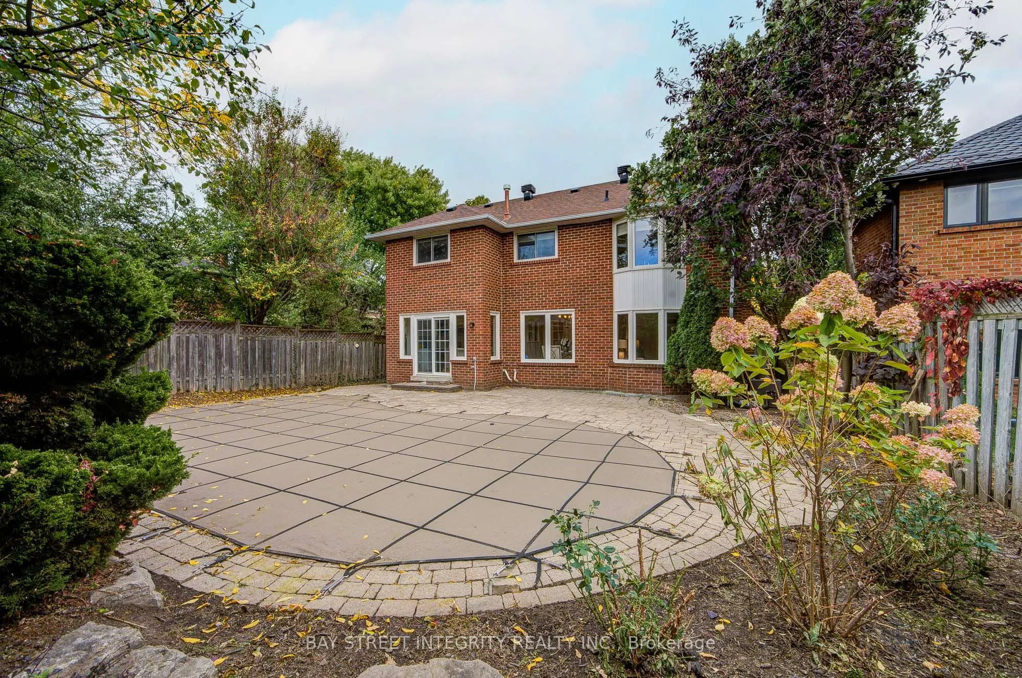 1341 Old English Lane